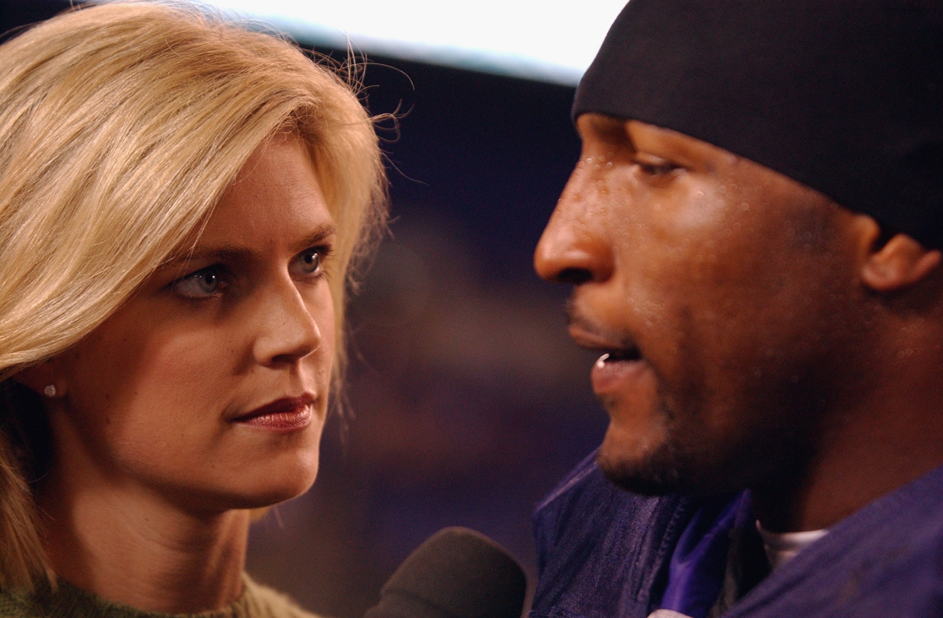 BALTIMORE - SEPTEMBER 30:  ABC Monday Night Football reporter Melissa Stark interviews linebacker Ray Lewis #52 of the Baltimore Ravens after the NFL Monday Night Football game against the Denver Broncos on September 30, 2002 at Ravens Stadium in Baltimor