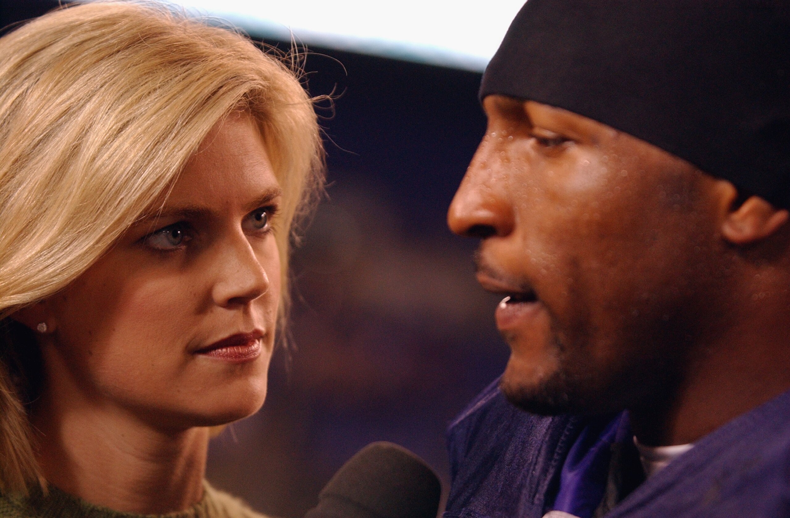 BALTIMORE - SEPTEMBER 30:  ABC Monday Night Football reporter Melissa Stark interviews linebacker Ray Lewis #52 of the Baltimore Ravens after the NFL Monday Night Football game against the Denver Broncos on September 30, 2002 at Ravens Stadium in Baltimor