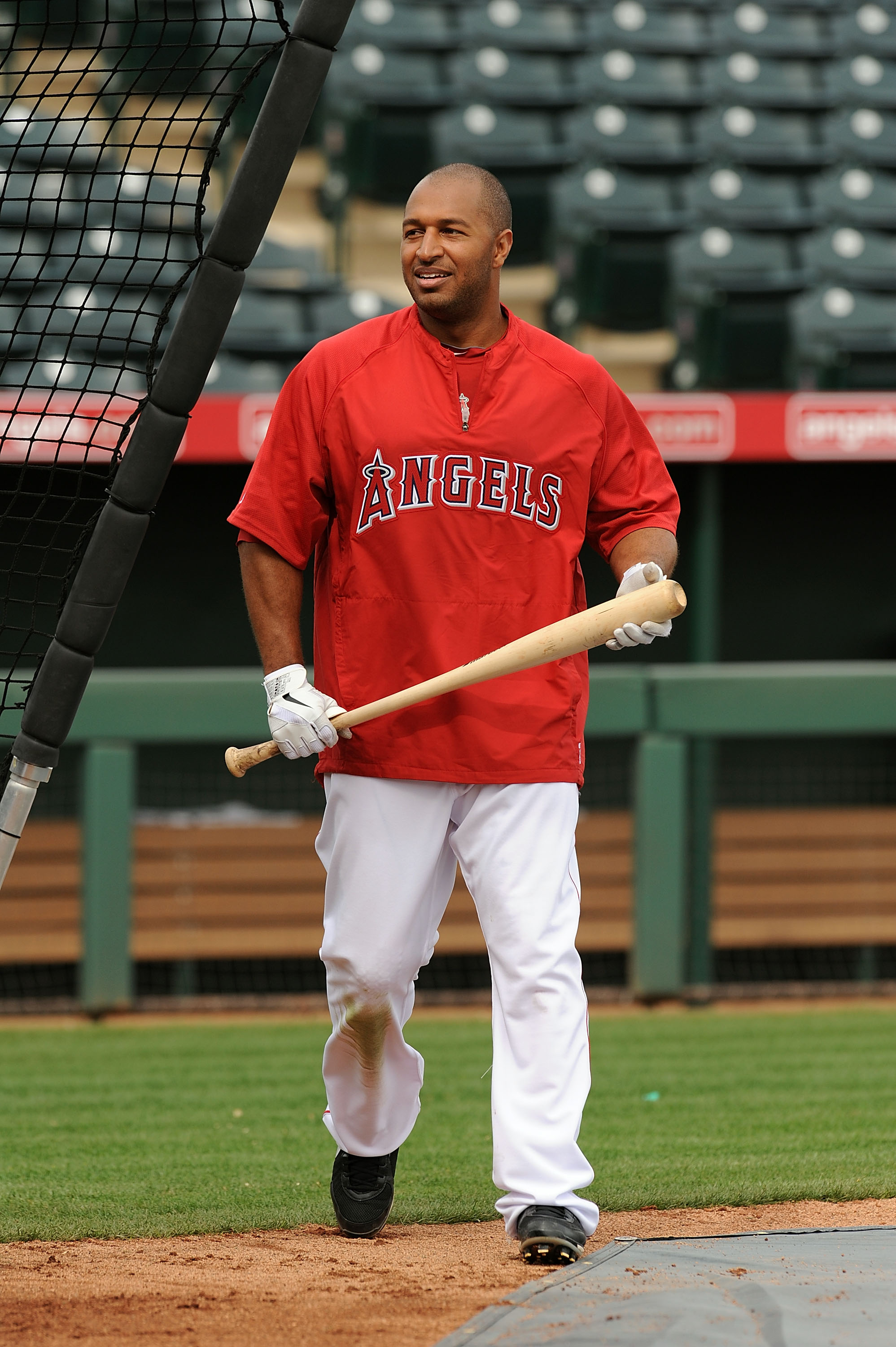 TEMPE, AZ - FEBRUARY 26:  Vernon Wells #10 of the Los Angeles Angels of Anaheim takes batting practice prior to the Los Angeles Dodgers game at Tempe Diablo Stadium on February 26, 2011 in Tempe, Arizona.  (Photo by Norm Hall/Getty Images)