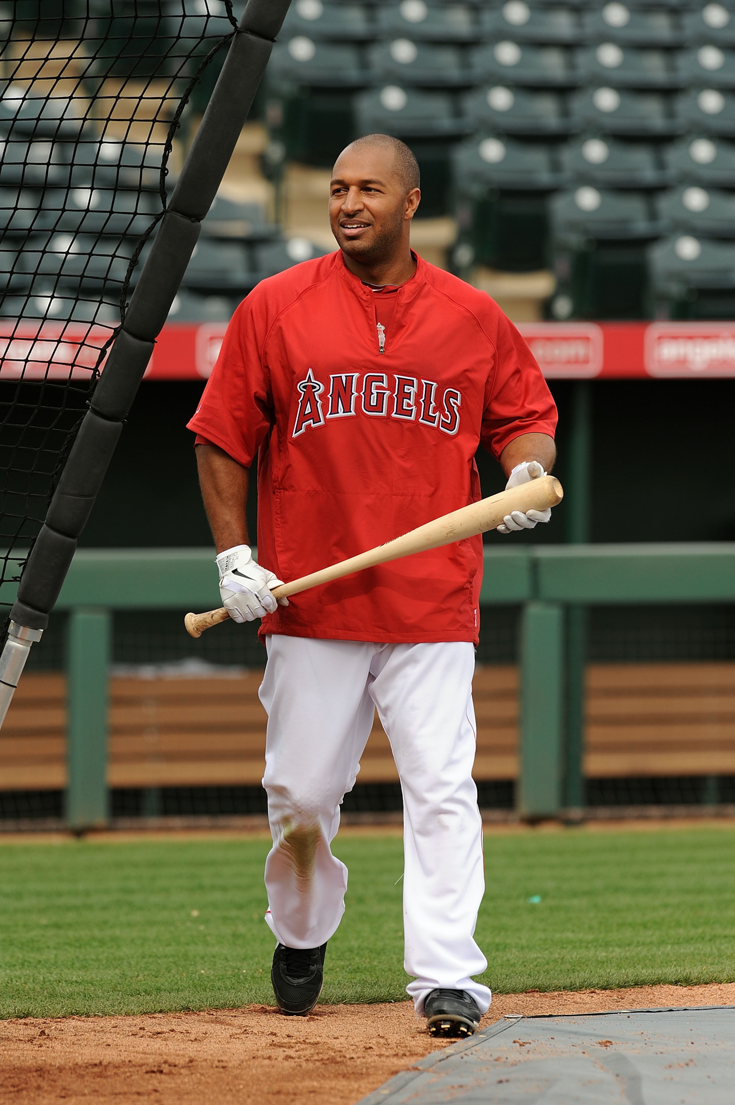 TEMPE, AZ - FEBRUARY 26:  Vernon Wells #10 of the Los Angeles Angels of Anaheim takes batting practice prior to the Los Angeles Dodgers game at Tempe Diablo Stadium on February 26, 2011 in Tempe, Arizona.  (Photo by Norm Hall/Getty Images)
