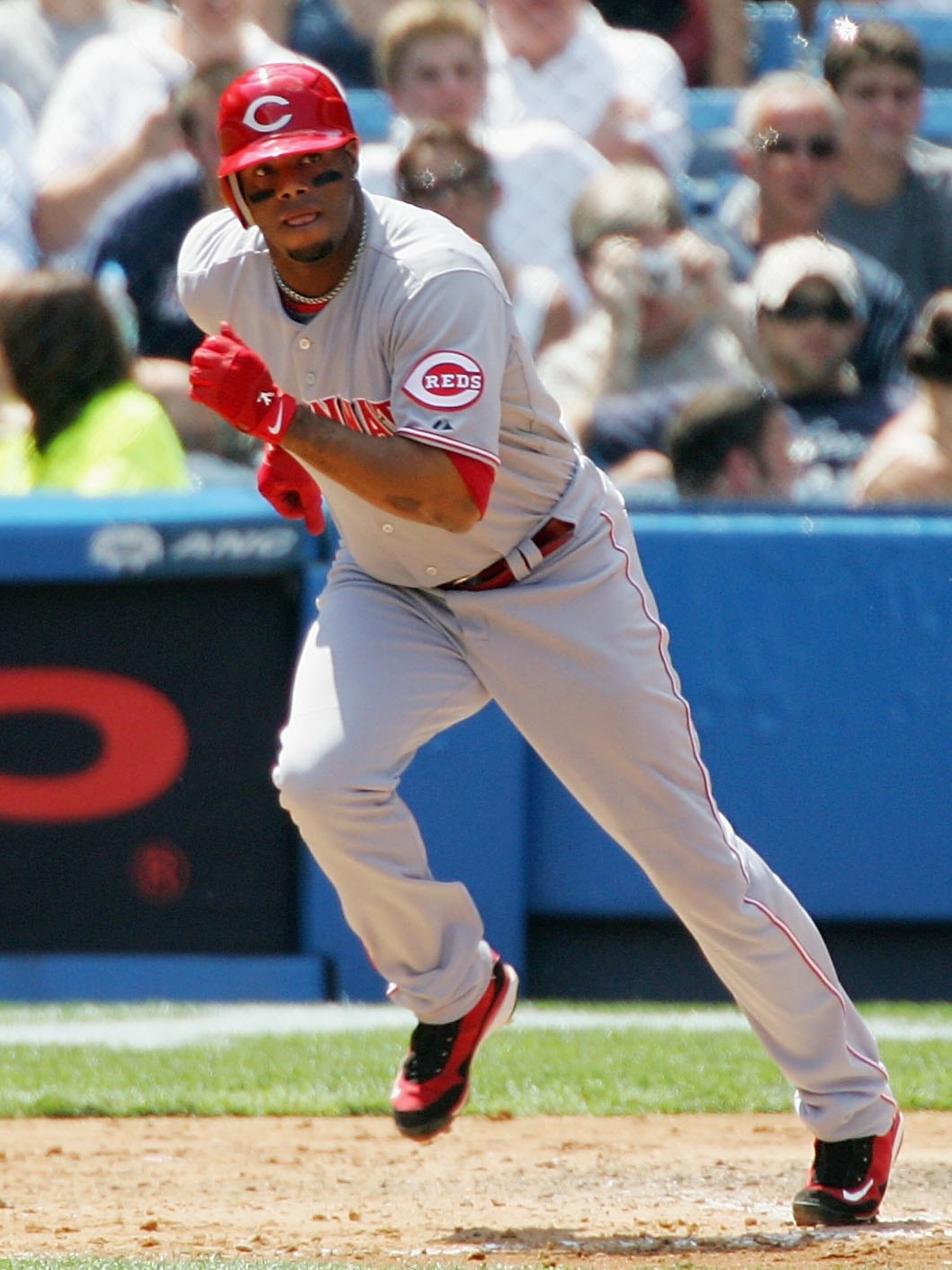 NEW YORK - JUNE 21: Ken Griffey Jr. #3 of the Cincinnati Reds runs the bases against the New York Yankees on June 21, 2008 at Yankee Stadium in the Bronx borough of New York City. The Reds won the game 6-0.(Photo by Jim McIsaac/Getty Images)