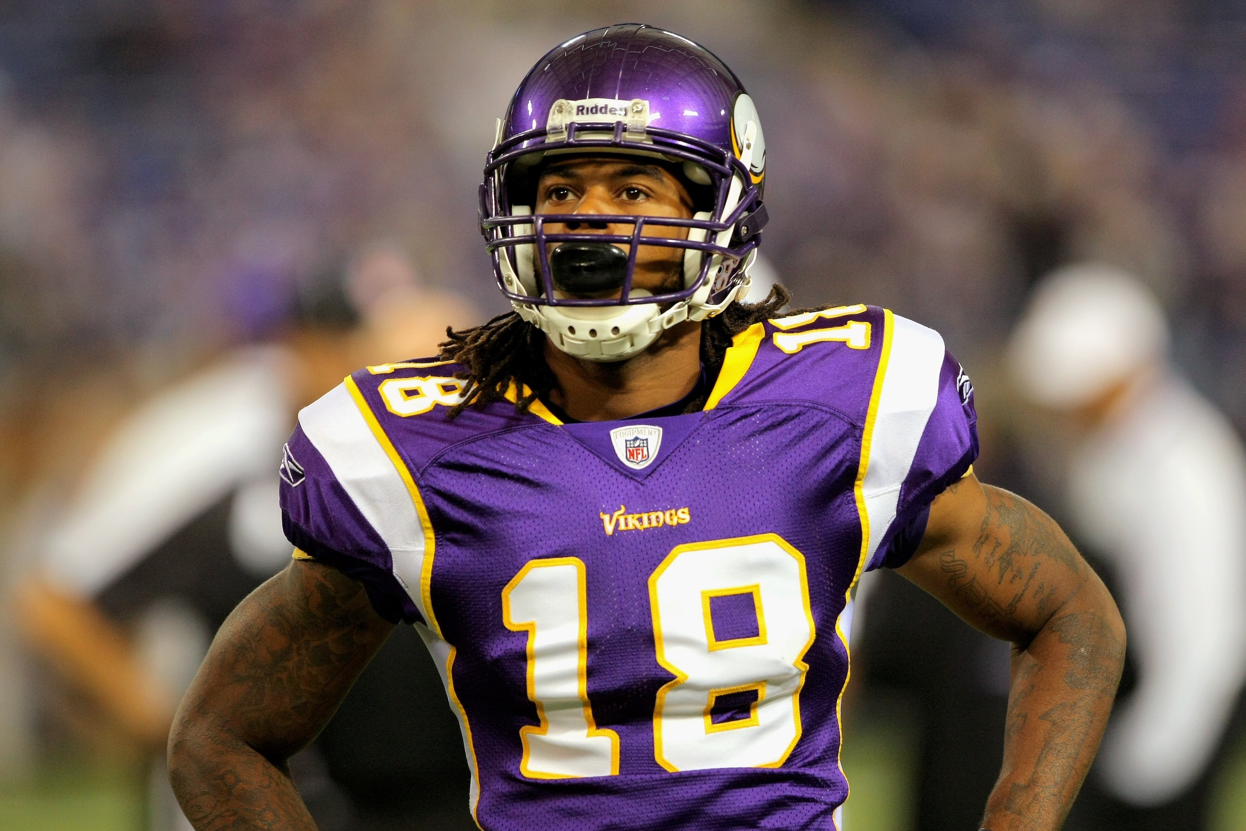 MINNEAPOLIS - OCTOBER 18: Wide reciever Sidney Rice #18 of the Minnesota Vikings prepares to face the Baltimore Ravens during NFL action at Hubert H. Humphrey Metrodome on October 18, 2009 in Minneapolis, Minnesota. The Vikings defeated the Ravens 33-31. MINNEAPOLIS - OCTOBER 18: Wide reciever Sidney Rice #18 of the Minnesota Vikings prepares to face the Baltimore Ravens during NFL action at Hubert H. Humphrey Metrodome on October 18, 2009 in Minneapolis, Minnesota. The Vikings defeated the Ravens 33-31.