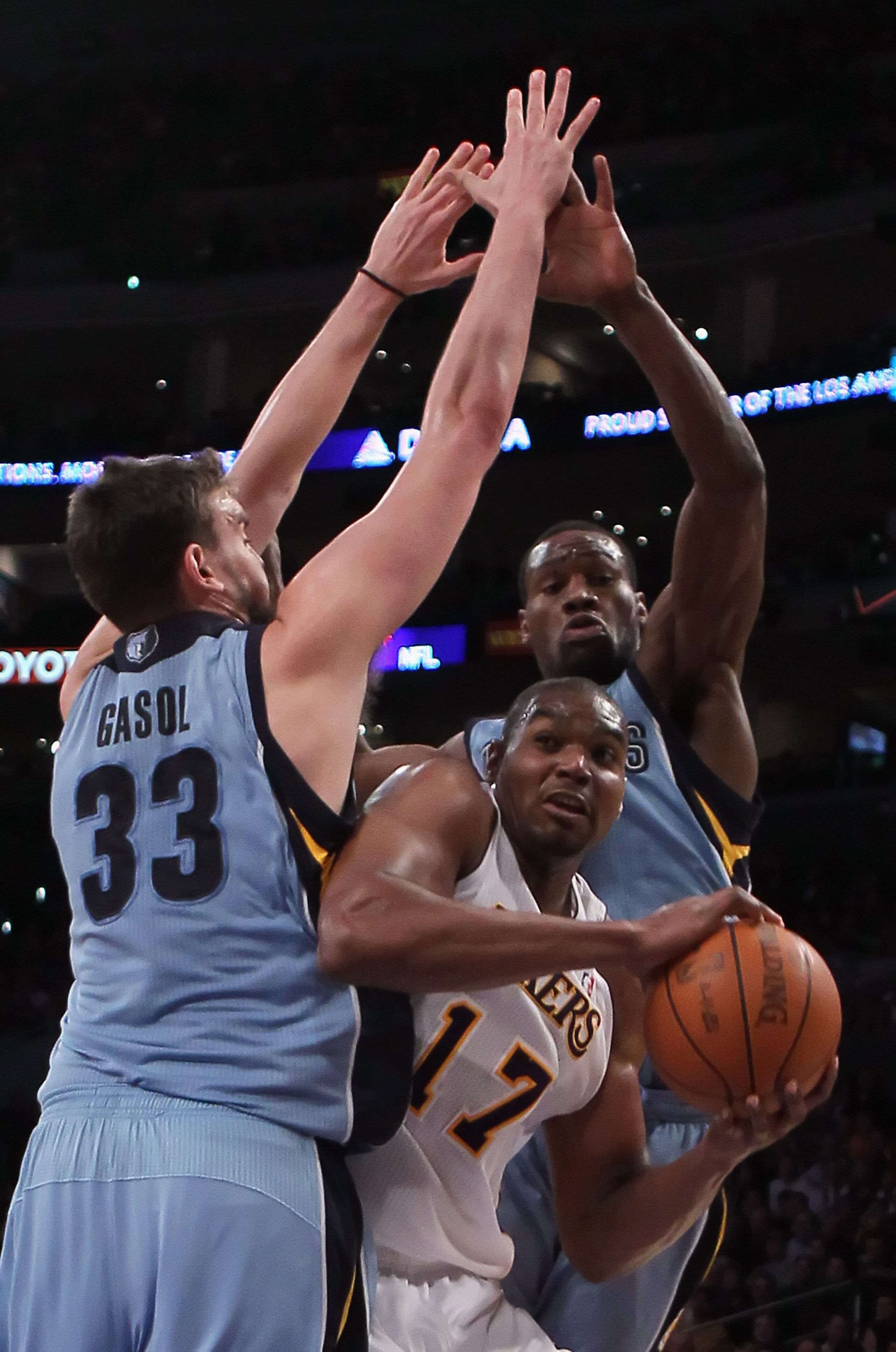 LOS ANGELES, CA - JANUARY 02: Andrew Bynum #17 of the Los Angeles Lakers is defended by Marc Gasol (L) #33 and Tony Allen #9 of the Memphis Grizzlies during the second half at Staples Center on January 2, 2011 in Los Angeles, California. The Grizzlies de LOS ANGELES, CA - JANUARY 02: Andrew Bynum #17 of the Los Angeles Lakers is defended by Marc Gasol (L) #33 and Tony Allen #9 of the Memphis Grizzlies during the second half at Staples Center on January 2, 2011 in Los Angeles, California. The Grizzlies de