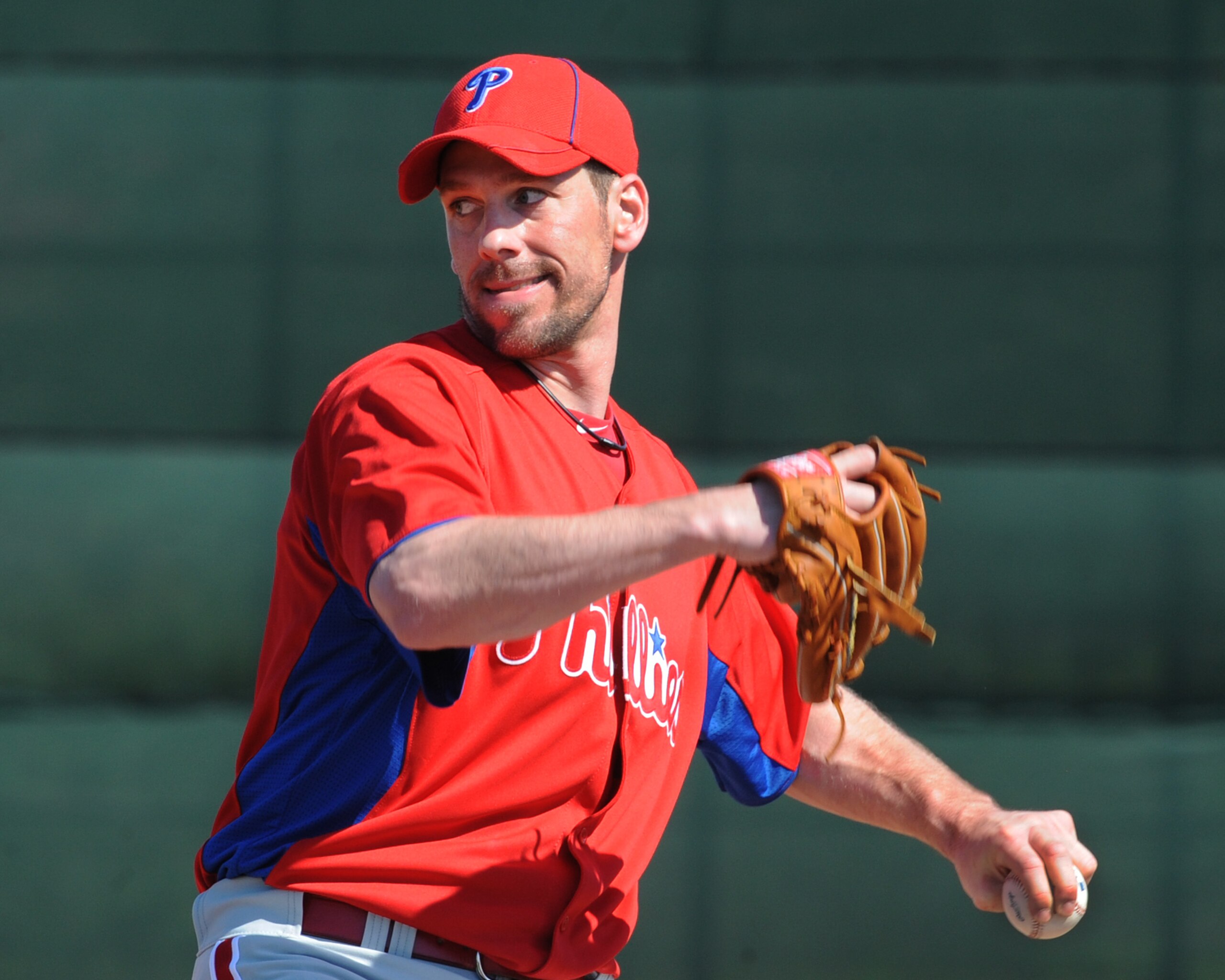 CLEARWATER, FL - FEBRUARY 19:  Pitcher Cliff Lee #33 of the Philadelphia Phillies throws from the mound during a spring training workout February 19, 2011 the Carpenter Complex at Bright House Field in Clearwater, Florida. (Photo by Al Messerschmidt/Getty