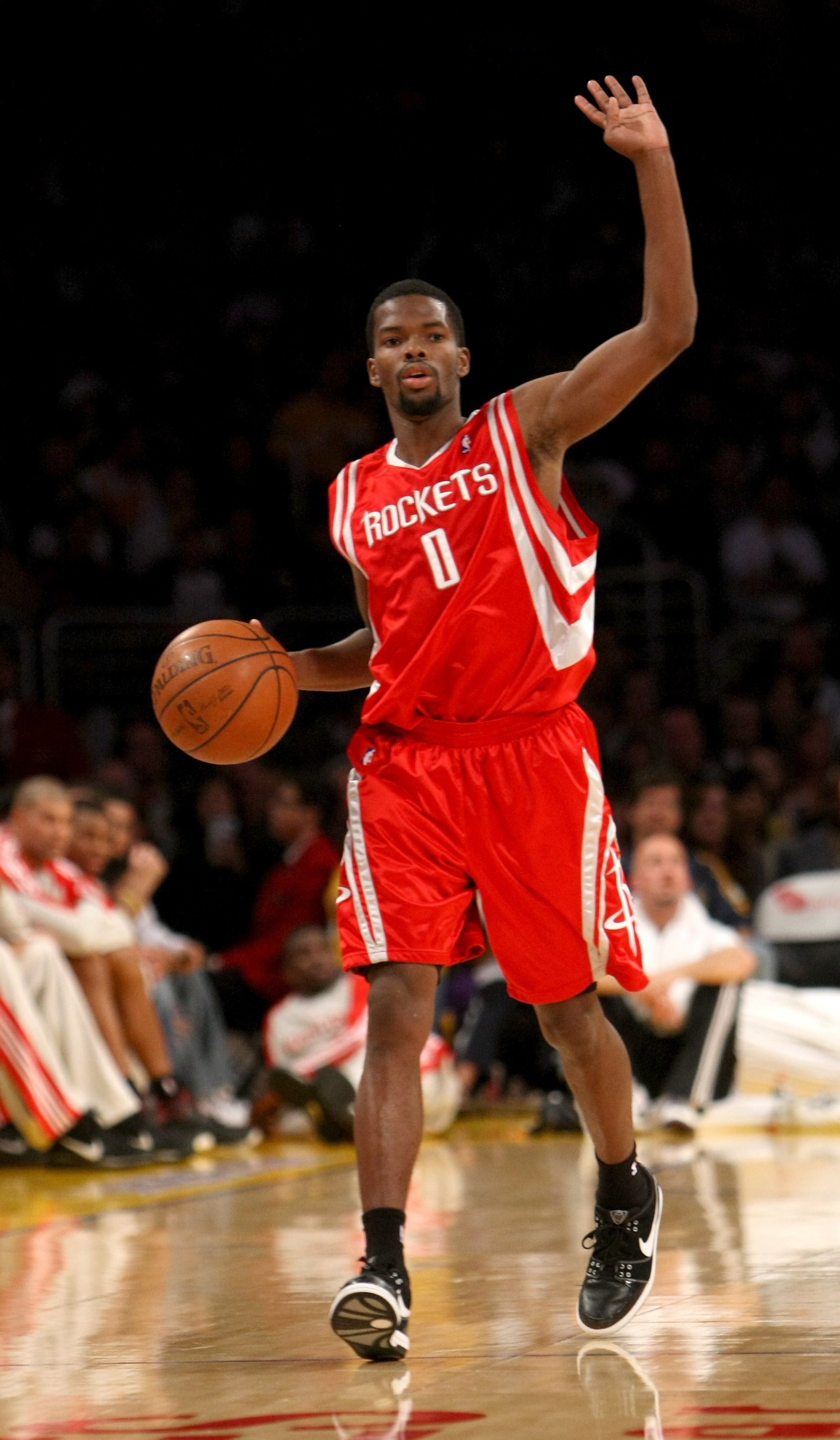 LOS ANGELES, CA - NOVEMBER 15:  Aaron Brooks #0 of the Houston Rockets controls the ball against the Los Angeles Lakers on November 15, 2009 at Staples Center in Los Angeles, California.  The Rockets won 101-91.  NOTE TO USER: User expressly acknowledges