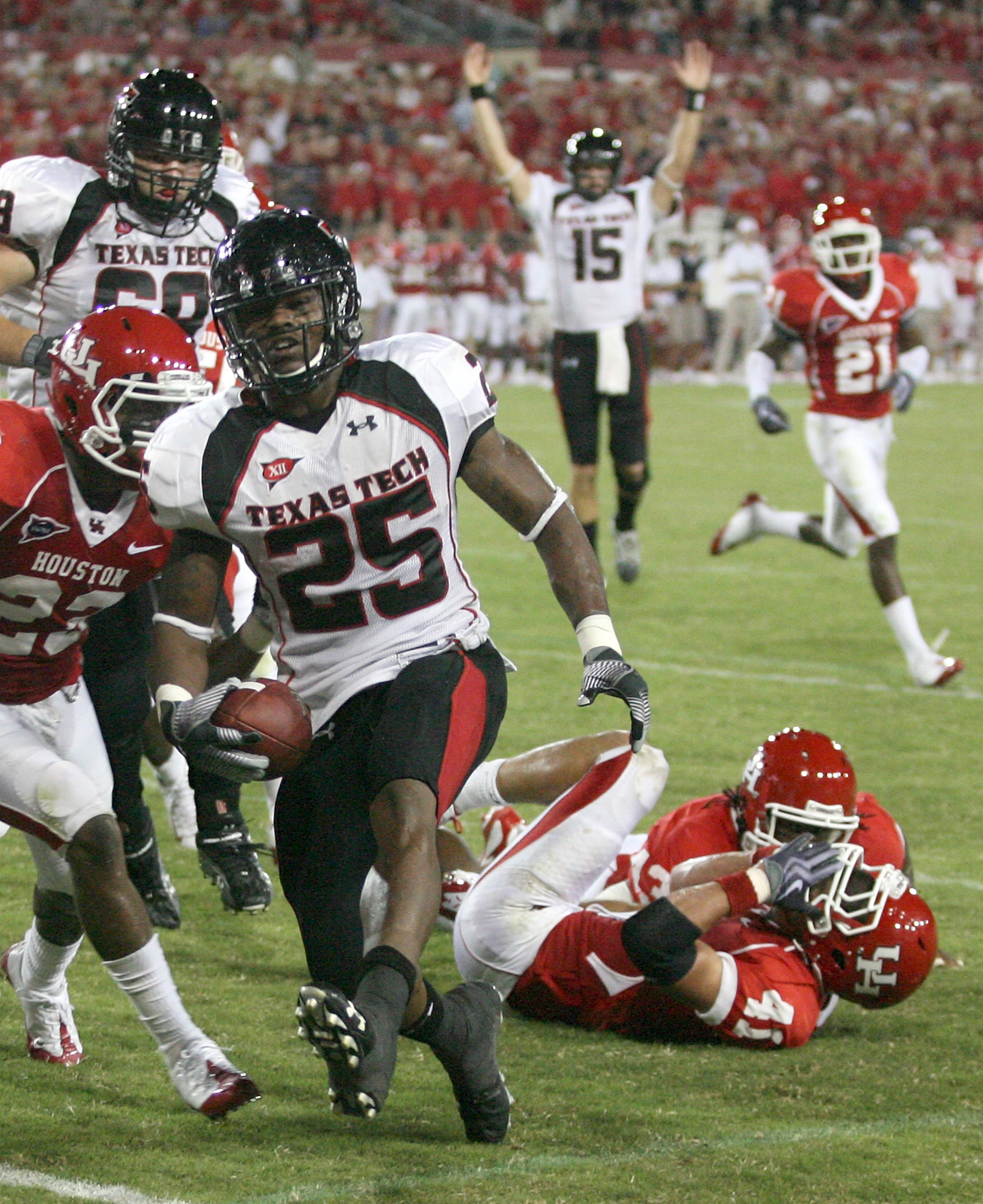 HOUSTON - SEPTEMBER 26: Running back Baron Batch #25 of the Texas Tech Red Raiders rushes for a touchdown against the Houston Cougars at Robertson Stadium on September 26, 2009 in Houston, Texas. (Photo by Thomas B. Shea/Getty Images) HOUSTON - SEPTEMBER 26: Running back Baron Batch #25 of the Texas Tech Red Raiders rushes for a touchdown against the Houston Cougars at Robertson Stadium on September 26, 2009 in Houston, Texas. (Photo by Thomas B. Shea/Getty Images)