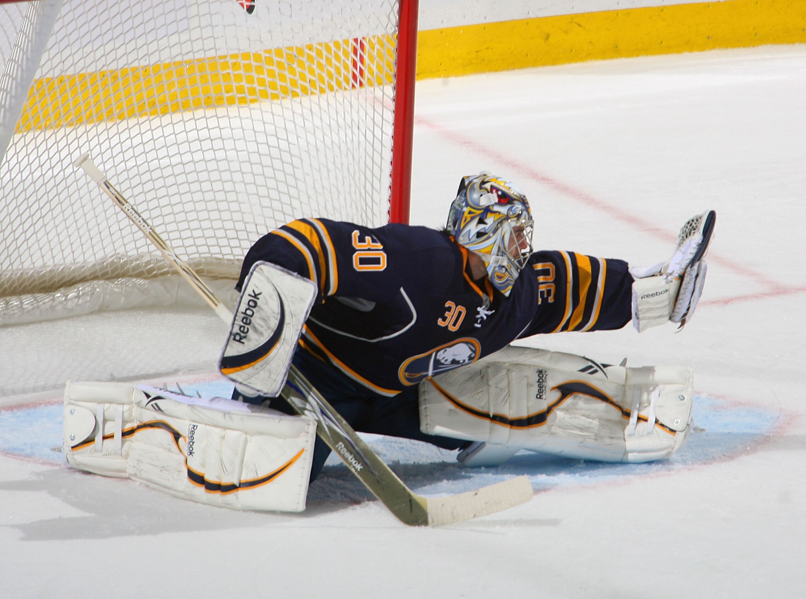 BUFFALO, NY - FEBRUARY 23: Ryan Miller #30 of the Buffalo Sabres makes a glove save against the Atlanta Thrashers at HSBC Arena on February 23, 2011 in Buffalo, New York. Buffalo won 4-1. (Photo by Rick Stewart/Getty Images)