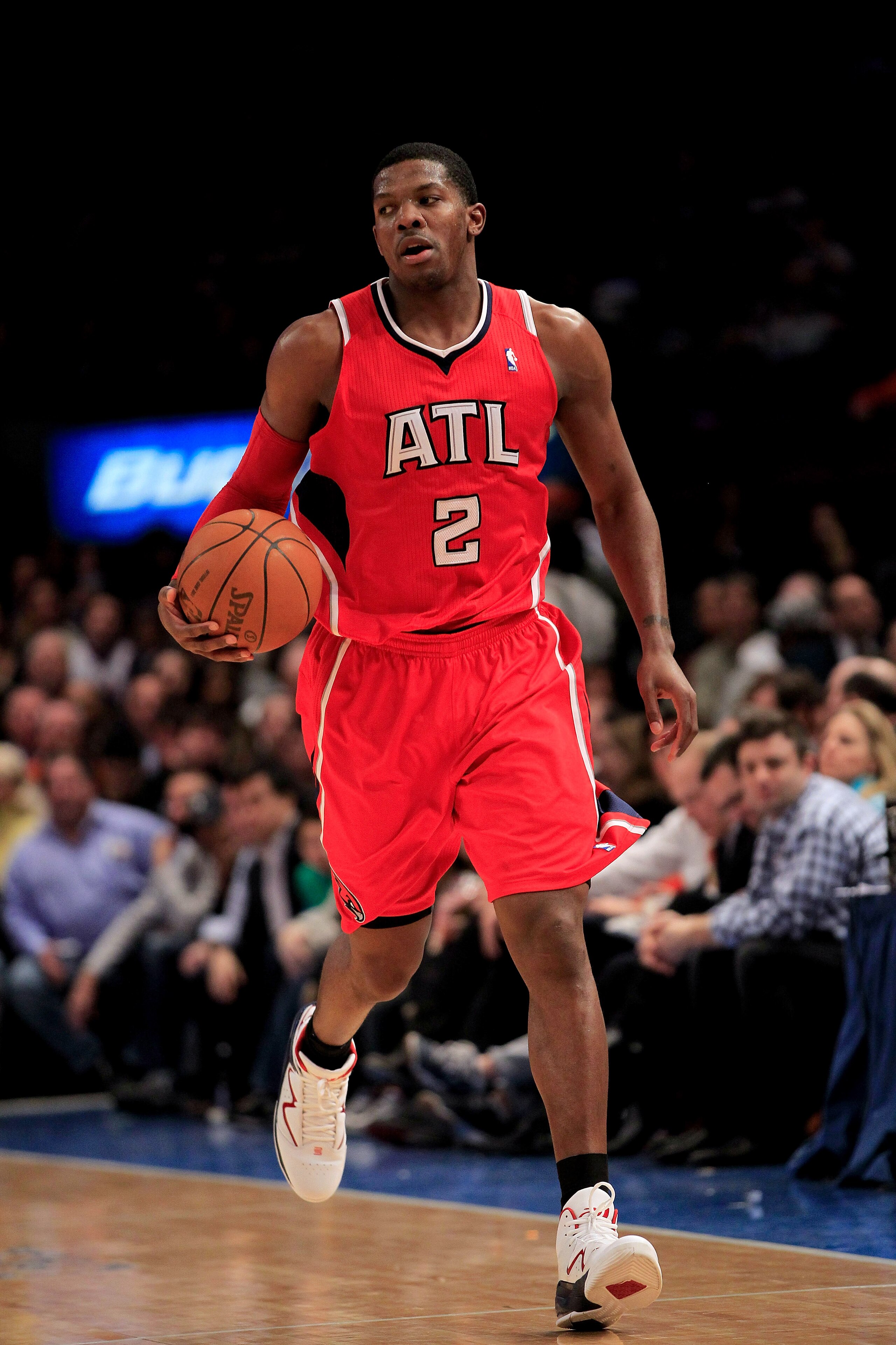 NEW YORK, NY - FEBRUARY 16:  Joe Johnson #2 of the Atlanta Hawks dribbles the ball against the New York Knicks at Madison Square Garden on February 16, 2011 in New York City. NOTE TO USER: User expressly acknowledges and agrees that, by downloading and/or