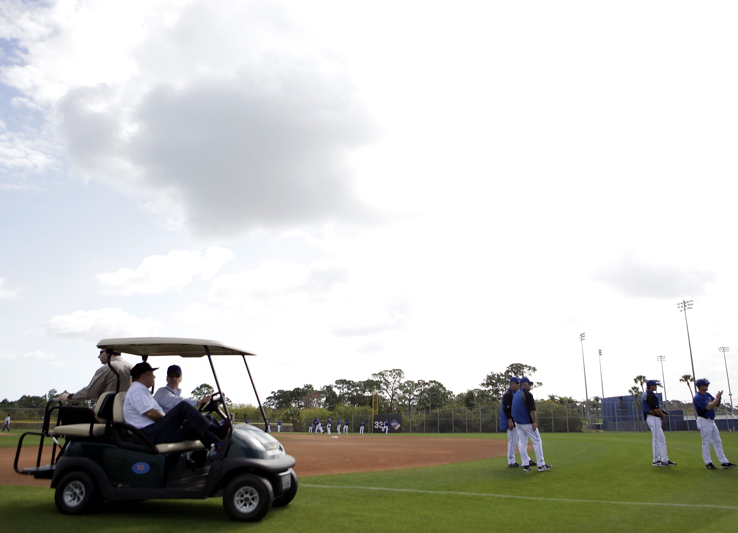 PORT ST. LUCIE, FL - FEBRUARY 17:  Owner Fred Wilpon (3L) of the New York Mets watches his team during spring training at Tradition Field on February 17, 2011 in Port St. Lucie, Florida.  (Photo by Marc Serota/Getty Images)