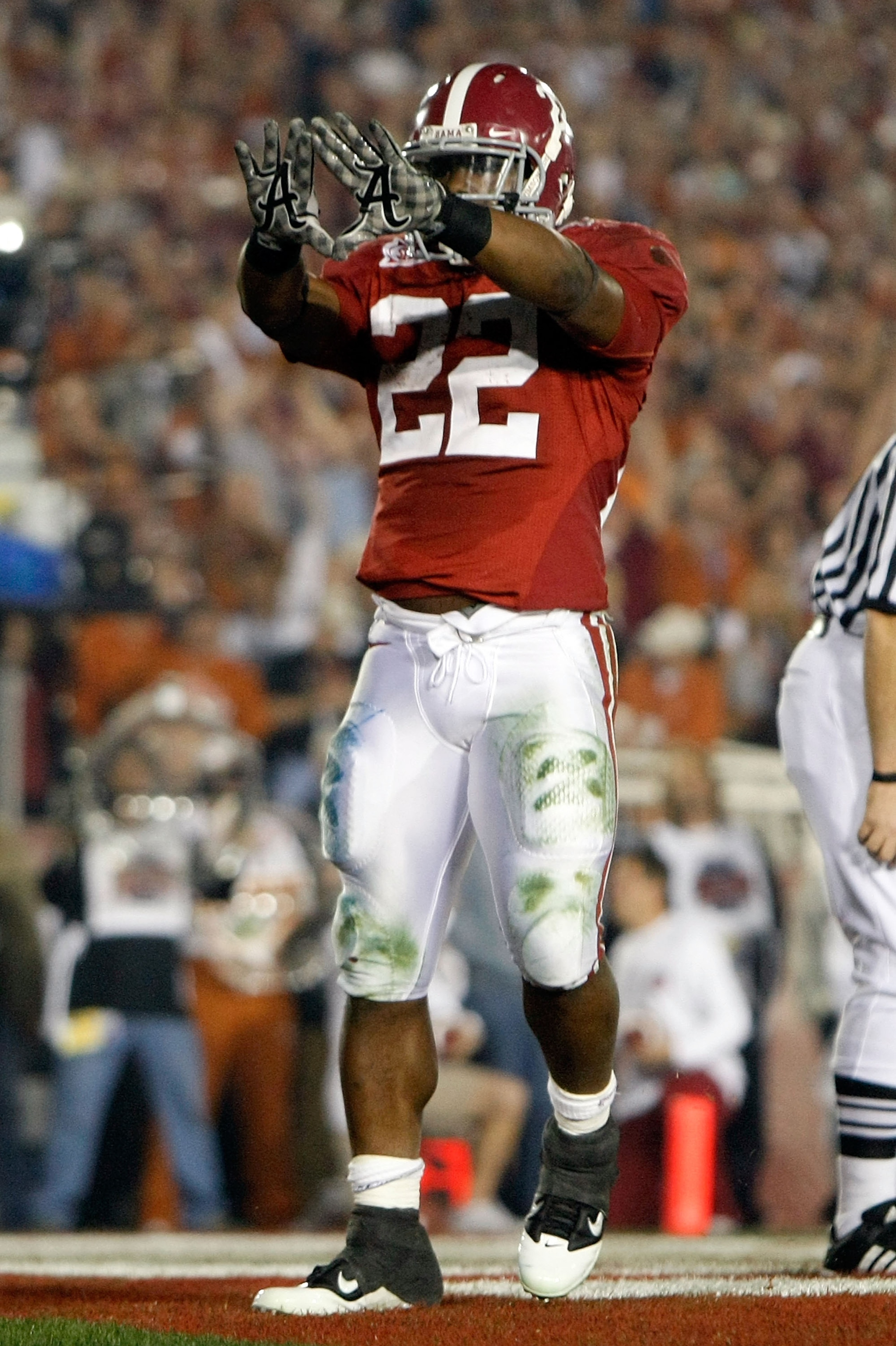 PASADENA, CA - JANUARY 07:  Running back Mark Ingram #22 of the Alabama Crimson Tide celebrates a touchdown against the Texas Longhorns in the second quarter of the Citi BCS National Championship game at the Rose Bowl on January 7, 2010 in Pasadena, Calif