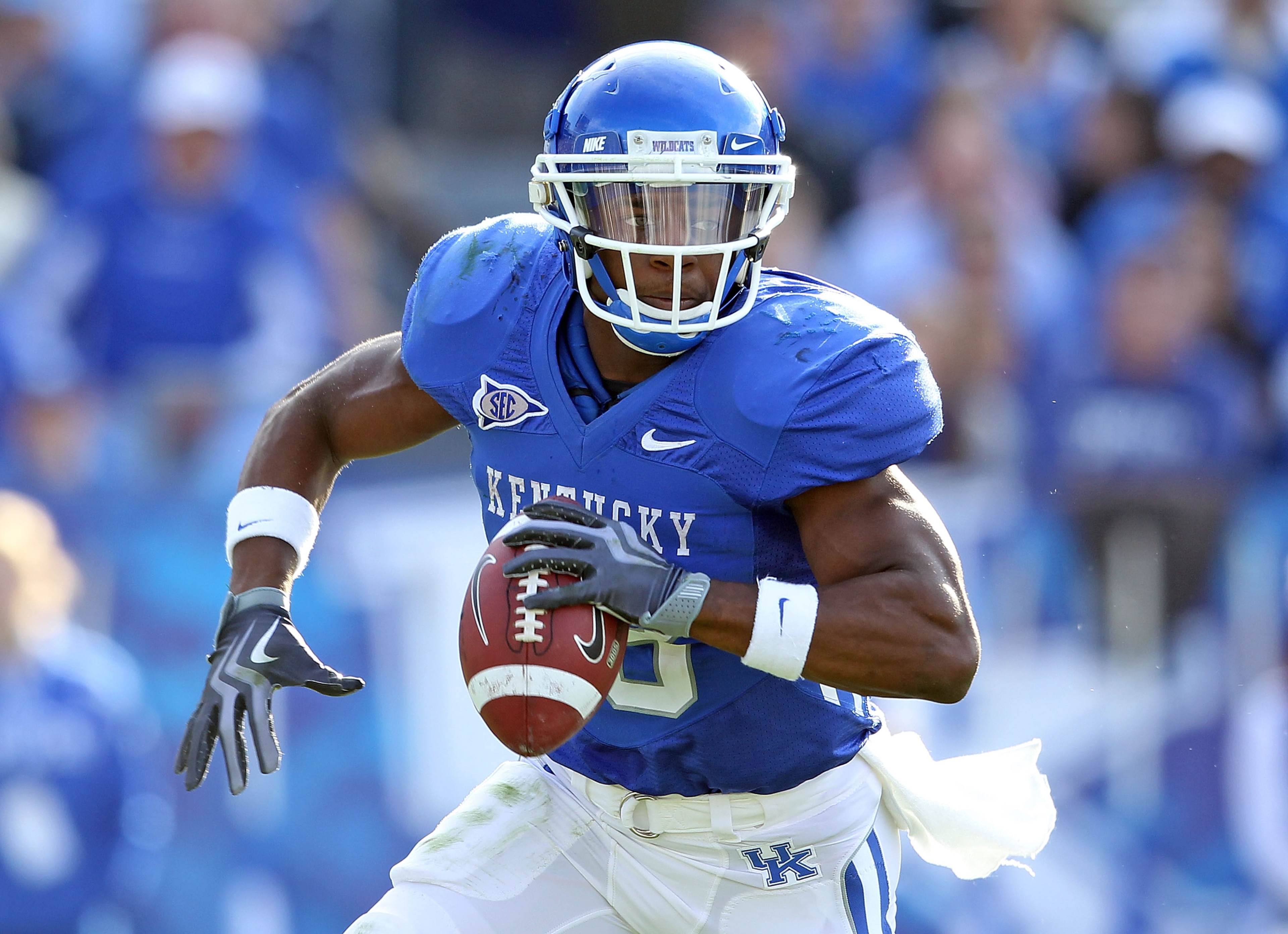 LEXINGTON, KY - NOVEMBER 13: Randall Cobb #18 of the Kentucky Wildcats runs with the ball during the game against the Vanderbilt Commodores at Commonwealth Stadium on November 13, 2010 in Lexington, Kentucky. Kentucky won 38-20. (Photo by Andy Lyons/Get LEXINGTON, KY - NOVEMBER 13: Randall Cobb #18 of the Kentucky Wildcats runs with the ball during the game against the Vanderbilt Commodores at Commonwealth Stadium on November 13, 2010 in Lexington, Kentucky. Kentucky won 38-20. (Photo by Andy Lyons/Get