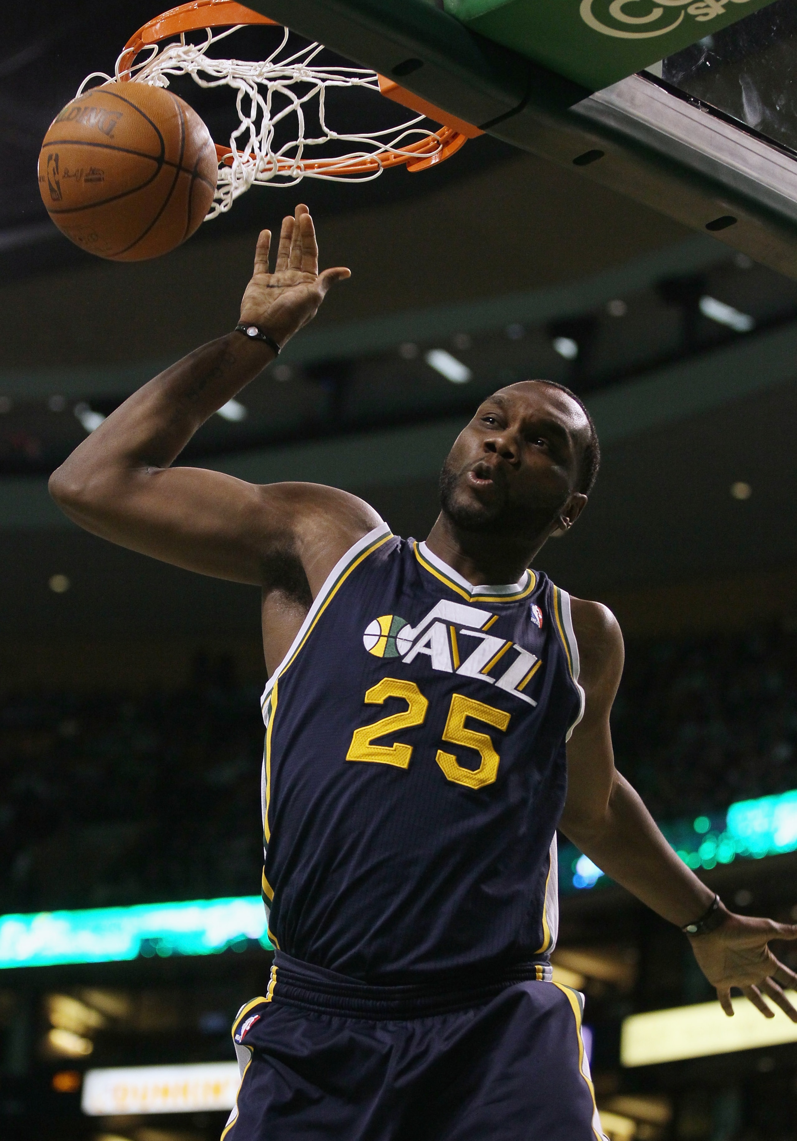 BOSTON, MA - JANUARY 21:  Al Jefferson #25 of the Utah Jazz dunks the ball in the first quarter against the Boston Celtics  on January 21, 2011 at the TD Garden in Boston, Massachusetts.  NOTE TO USER: User expressly acknowledges and agrees that, by downl