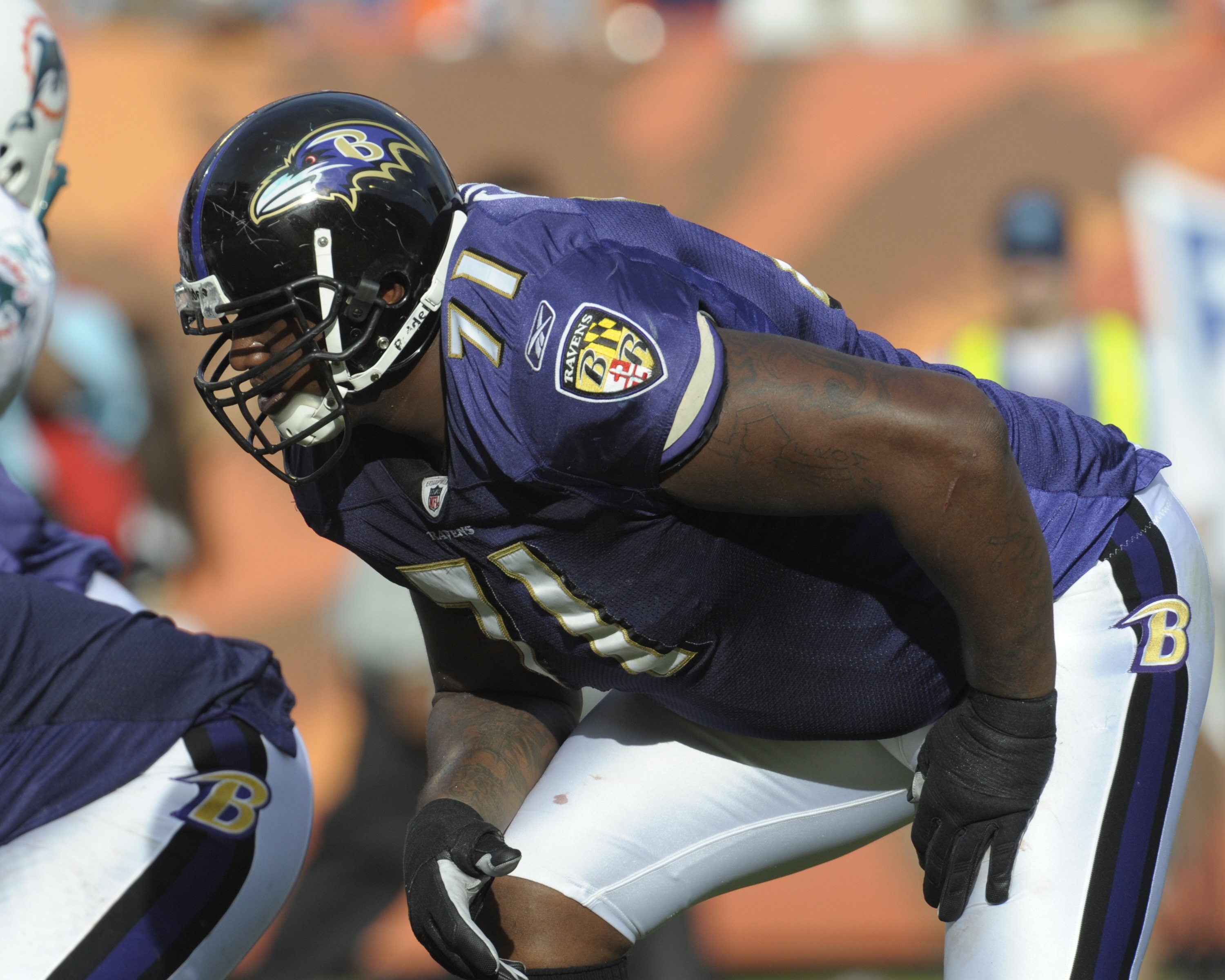 MIAMI, FL - JANUARY 4:  Tackle Jared Gaither #71 of the Baltimore Ravens  sets to block against the Miami Dolphins in an NFL Wildcard Playoff Game at Dolphins Stadium on January 4, 2009 in Miami, Florida.  (Photo by Al Messerschmidt/Getty Images)