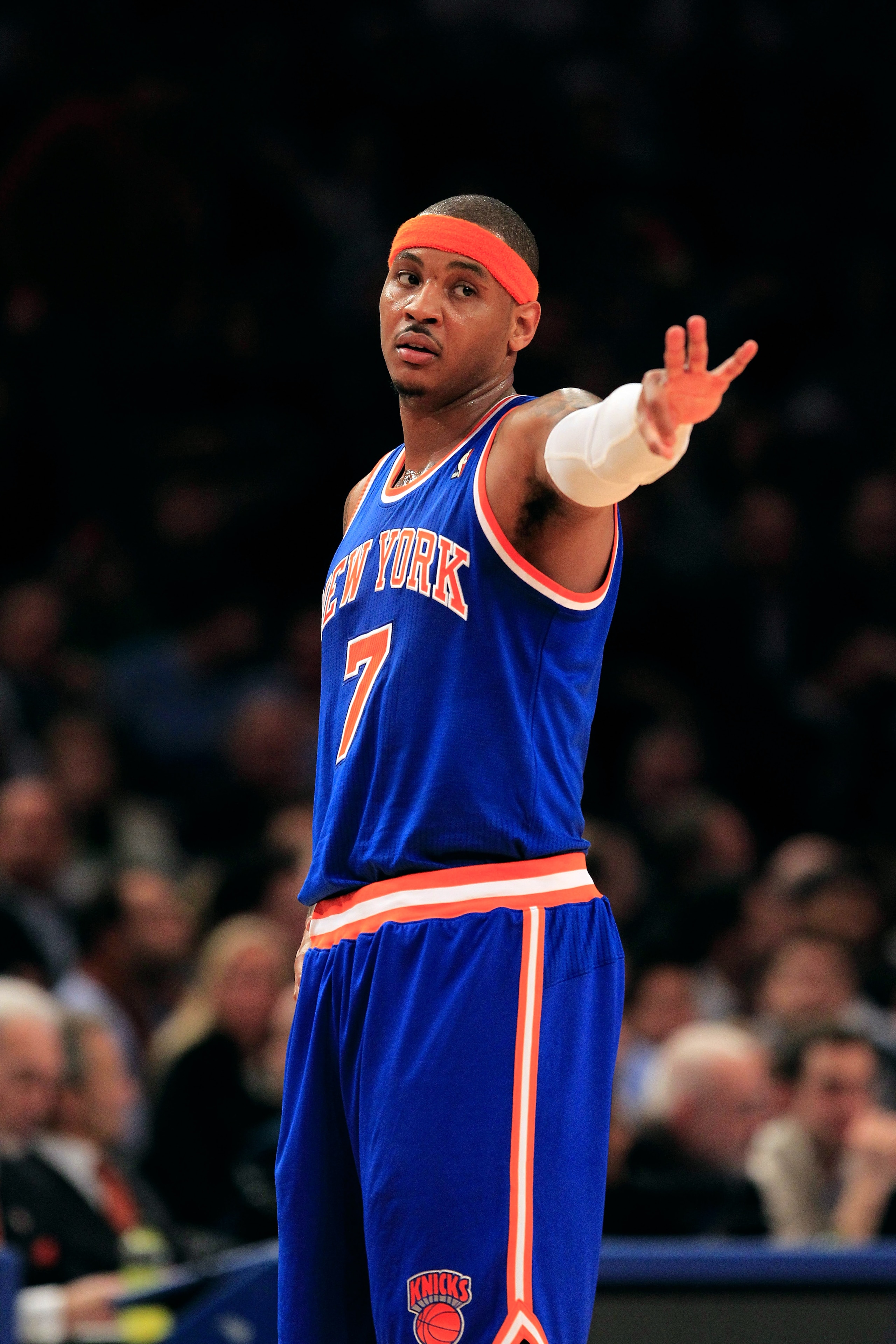 NEW YORK, NY - FEBRUARY 23: Carmelo Anthony #7 of the New York Knicks on the court against the Milwaukee Bucks at Madison Square Garden on February 23, 2011 in New York City. NOTE TO USER: User expressly acknowledges and agrees that, by downloading and/o NEW YORK, NY - FEBRUARY 23: Carmelo Anthony #7 of the New York Knicks on the court against the Milwaukee Bucks at Madison Square Garden on February 23, 2011 in New York City. NOTE TO USER: User expressly acknowledges and agrees that, by downloading and/o