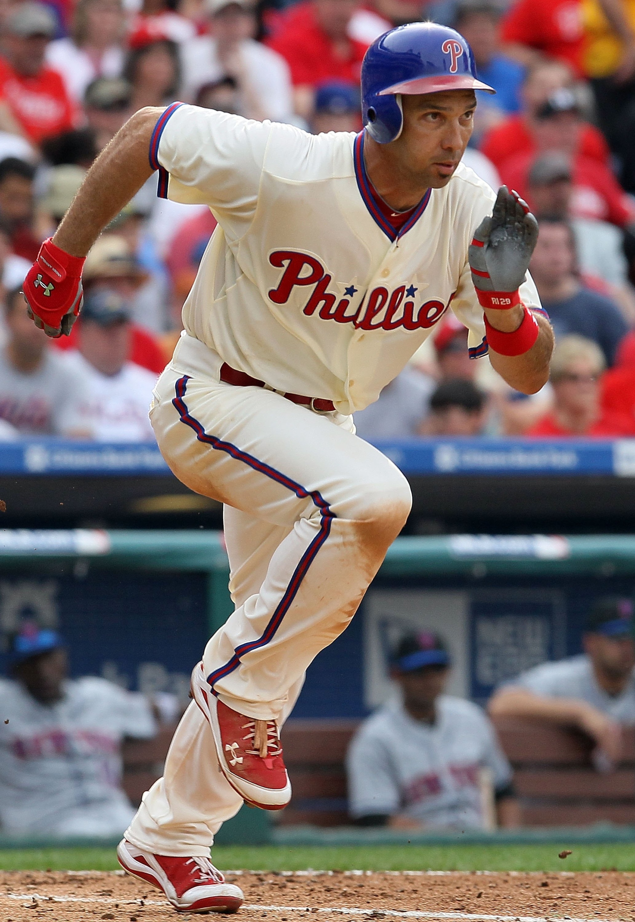 PHILADELPHIA - MAY 01:  Raul Ibanez #29 of the Philadelphia Phillies in action against the New York Mets at Citizens Bank Park on May 1, 2010 in Philadelphia, Pennsylvania. The Phillies defeated the Mets 10-0.  (Photo by Jim McIsaac/Getty Images)