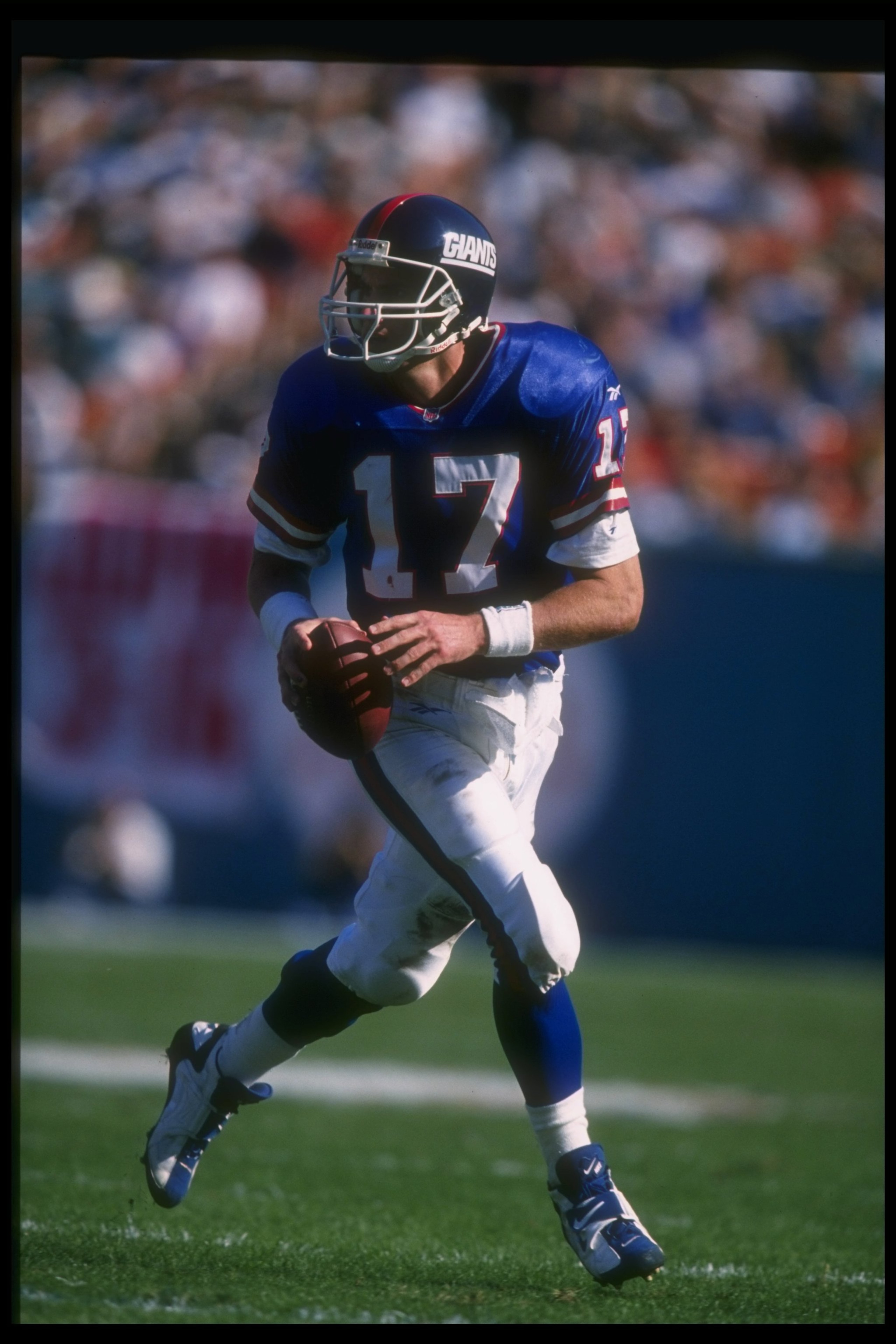 8 Dec 1996:  Quarterback Dave Brown of the New York Giants looks to pass the ball during a game against the Miami Dolphins at Pro Player Stadium in Miami, Florida.  The Giants won the game, 17-7. Mandatory Credit: Andy Lyons  /Allsport