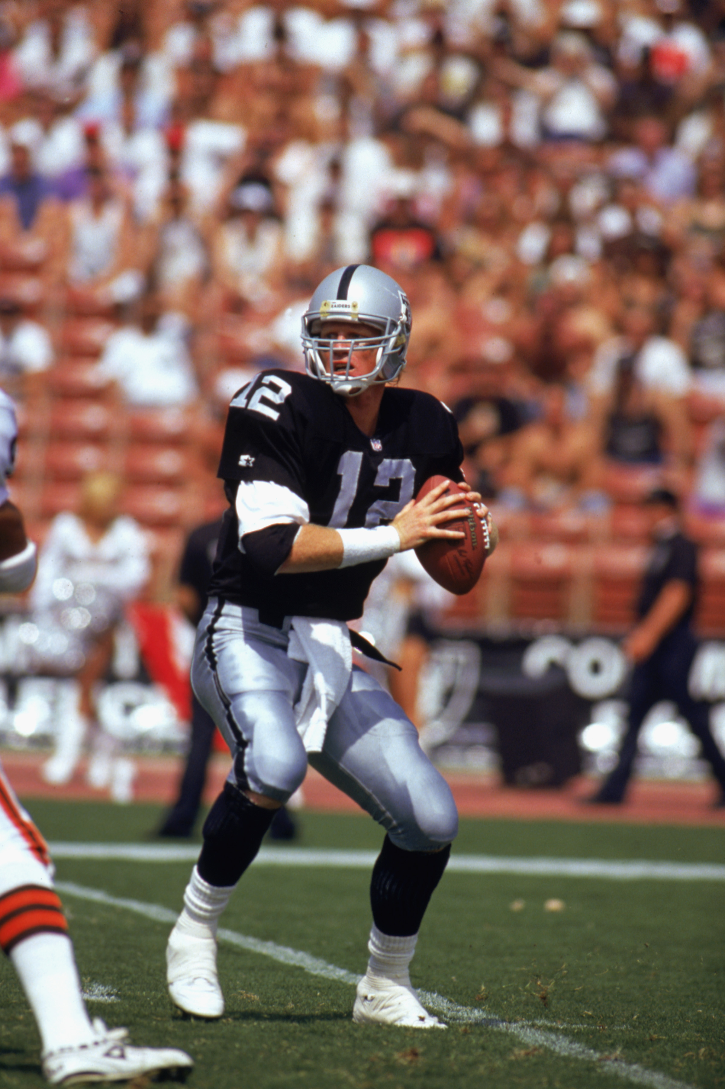 Los Angeles Raiders QB Todd Marinovich in action vs New York