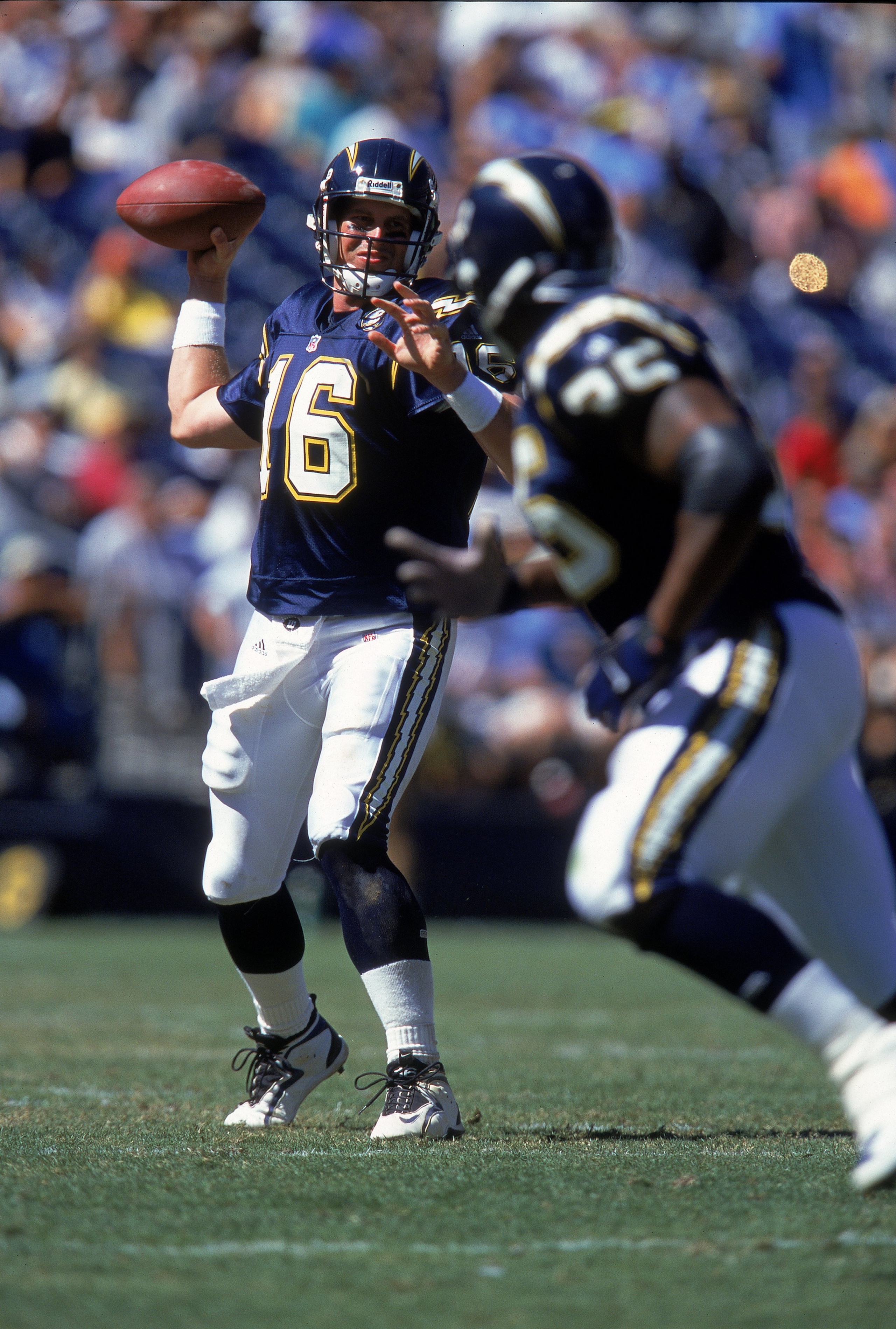 24 Sep 2000:  Quarterback Ryan Leaf #16 of the San Diego Chargers passes the ball during the game against the Seattle Seahawks at Qualcomm Stadium in San Diego, California. The Seahawks defeated the Chargers 20-12.Mandatory Credit: Stephen Dunn  /Allsport
