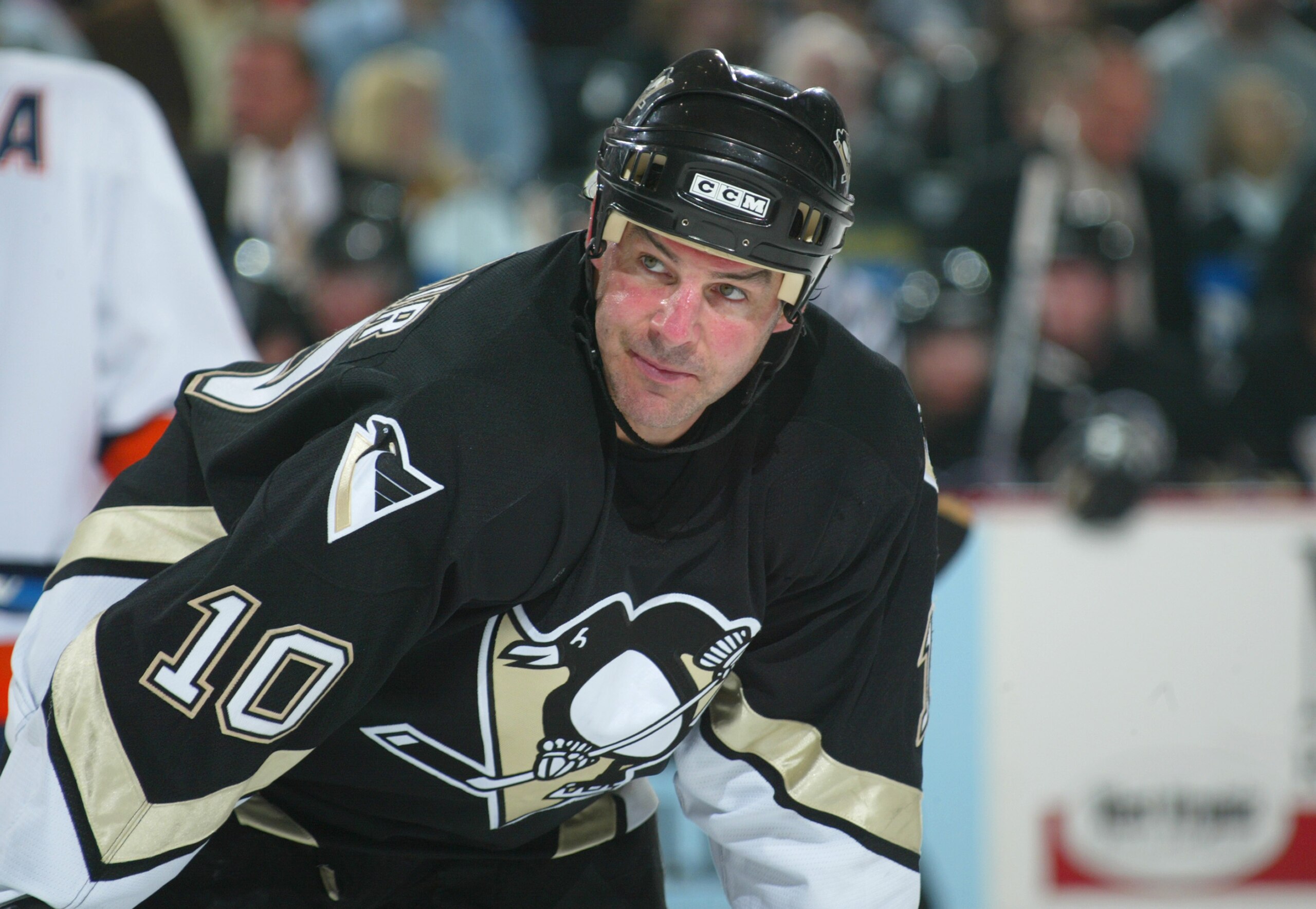 PITTSBURGH - APRIL 17: John LeClair #10of the Pittsburgh Penguins looks on during the game against the New York Islanders on April 17, 2006 at the Mellon Arena in Pittsburgh, Pennsylvania. (Photo by Bruce Bennett/Getty Images)