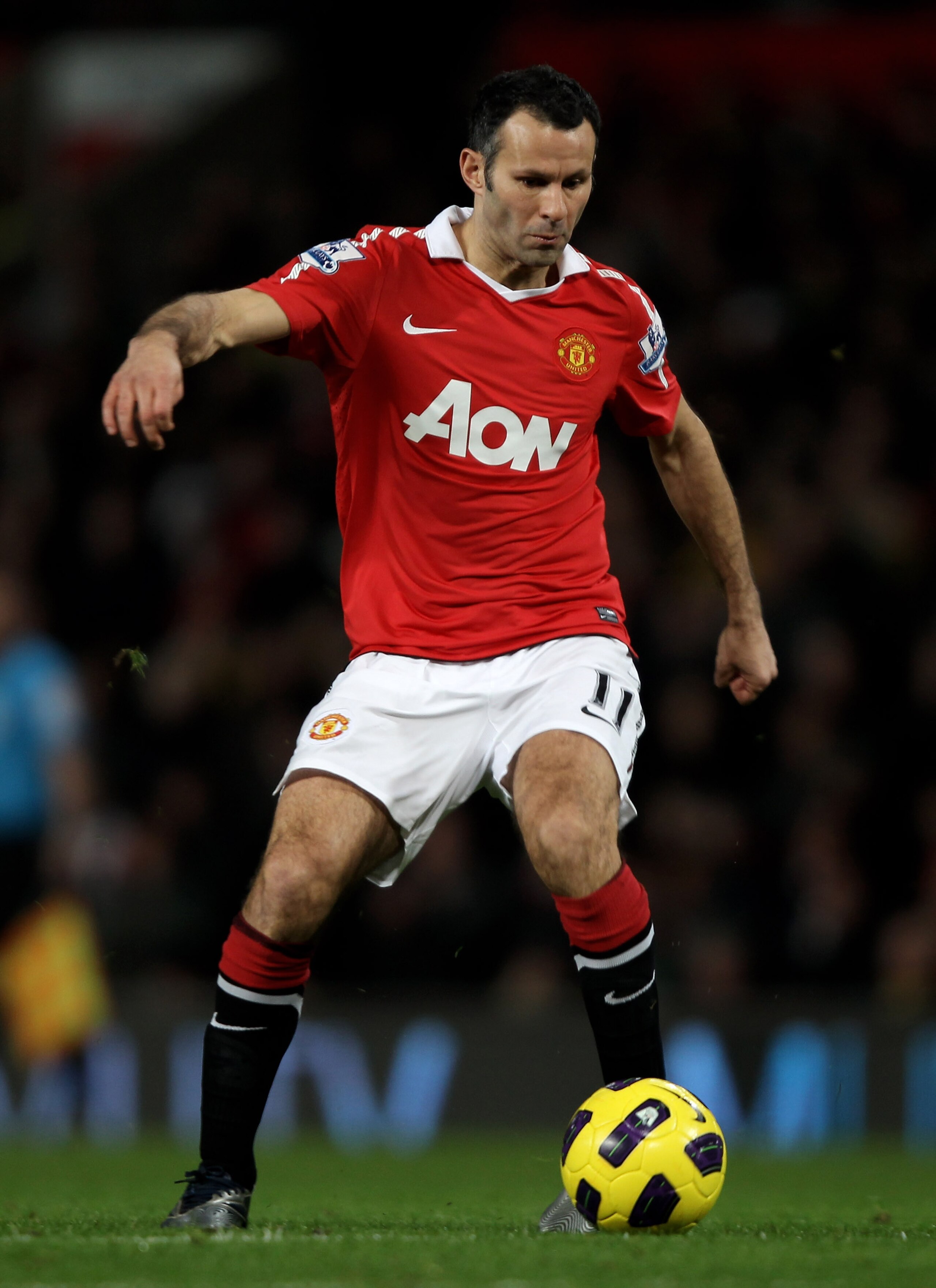 MANCHESTER, ENGLAND - JANUARY 04:  Ryan Giggs of Manchester United in action during the Barclays Premier League match between Manchester United and Stoke City at Old Trafford on January 4, 2011 in Manchester, England. (Photo by Clive Brunskill/Getty Image