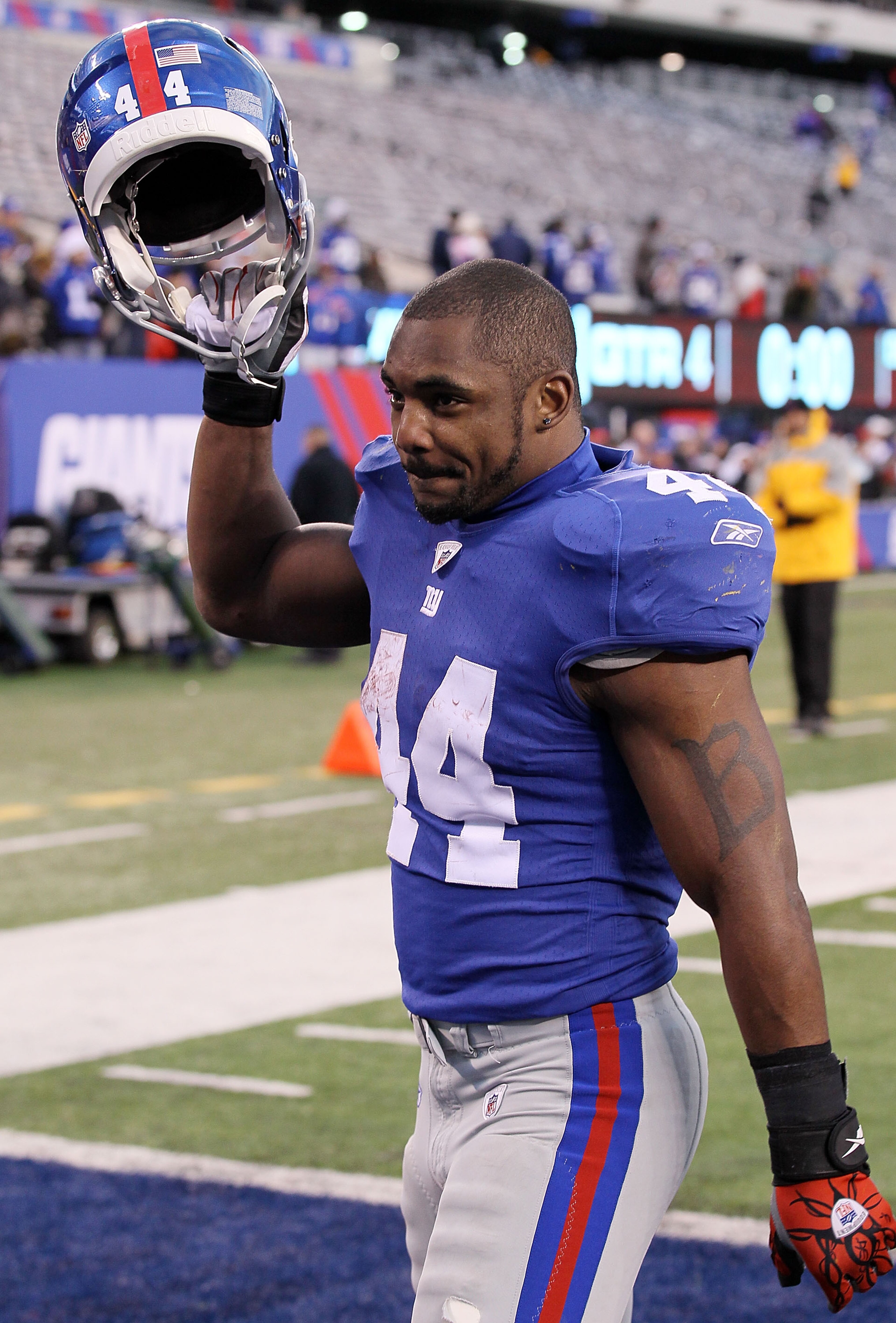 EAST RUTHERFORD, NJ - DECEMBER 05: Ahmad Bradshaw #44 of the New York Giants celebrates after defeating the Washington Redskins on December 5, 2010 at the New Meadowlands Stadium in East Rutherford, New Jersey. The Giants defeated the Redskins 31-7. (Ph EAST RUTHERFORD, NJ - DECEMBER 05: Ahmad Bradshaw #44 of the New York Giants celebrates after defeating the Washington Redskins on December 5, 2010 at the New Meadowlands Stadium in East Rutherford, New Jersey. The Giants defeated the Redskins 31-7. (Ph