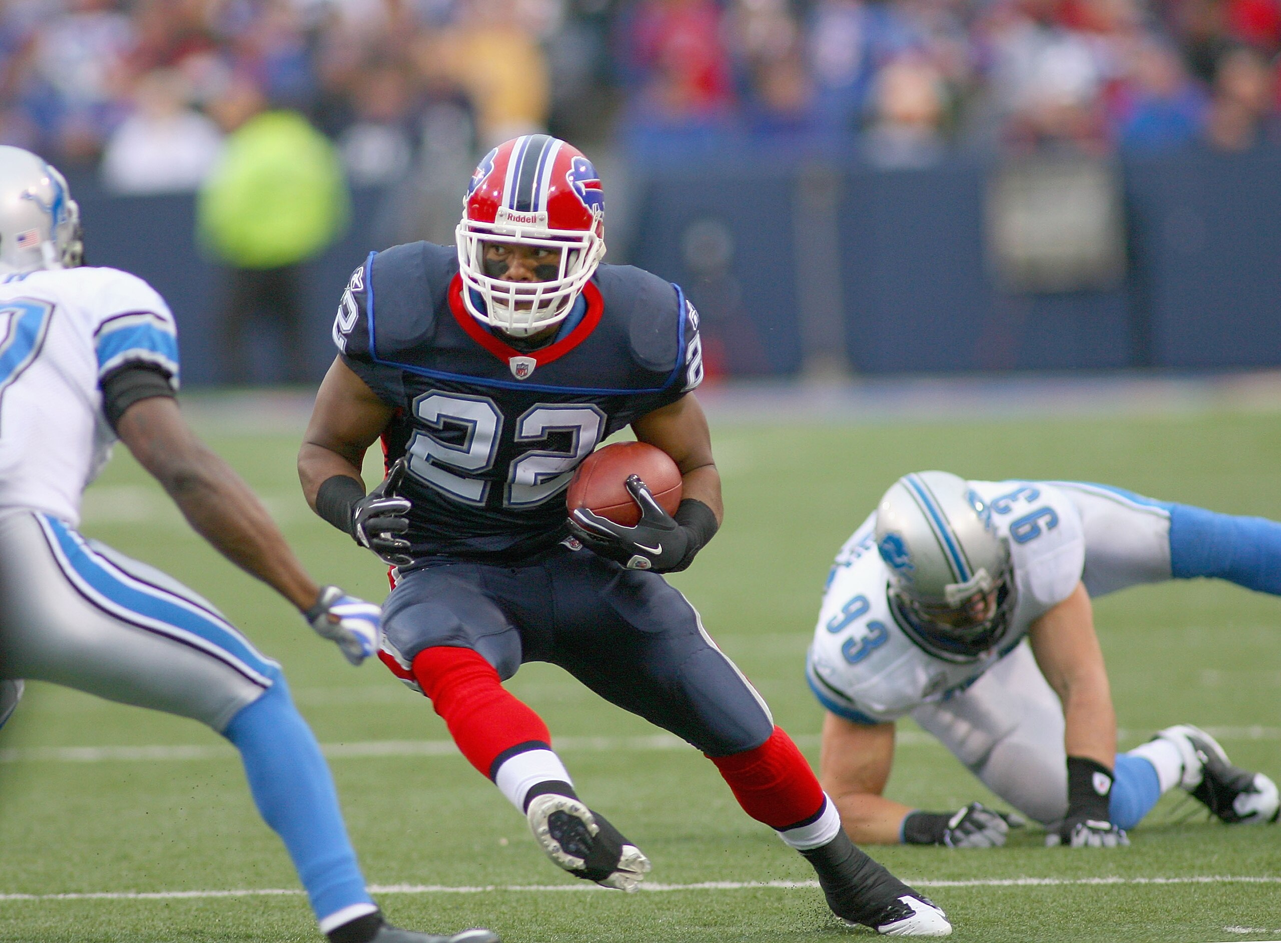ORCHARD PARK, NY - NOVEMBER 14:  Fred Jackson #22 of the Buffalo Bills runs against the Detroit Lions at Ralph Wilson Stadium on November 14, 2010 in Orchard Park, New York. The Bills won 14-12.  (Photo by Rick Stewart/Getty Images)