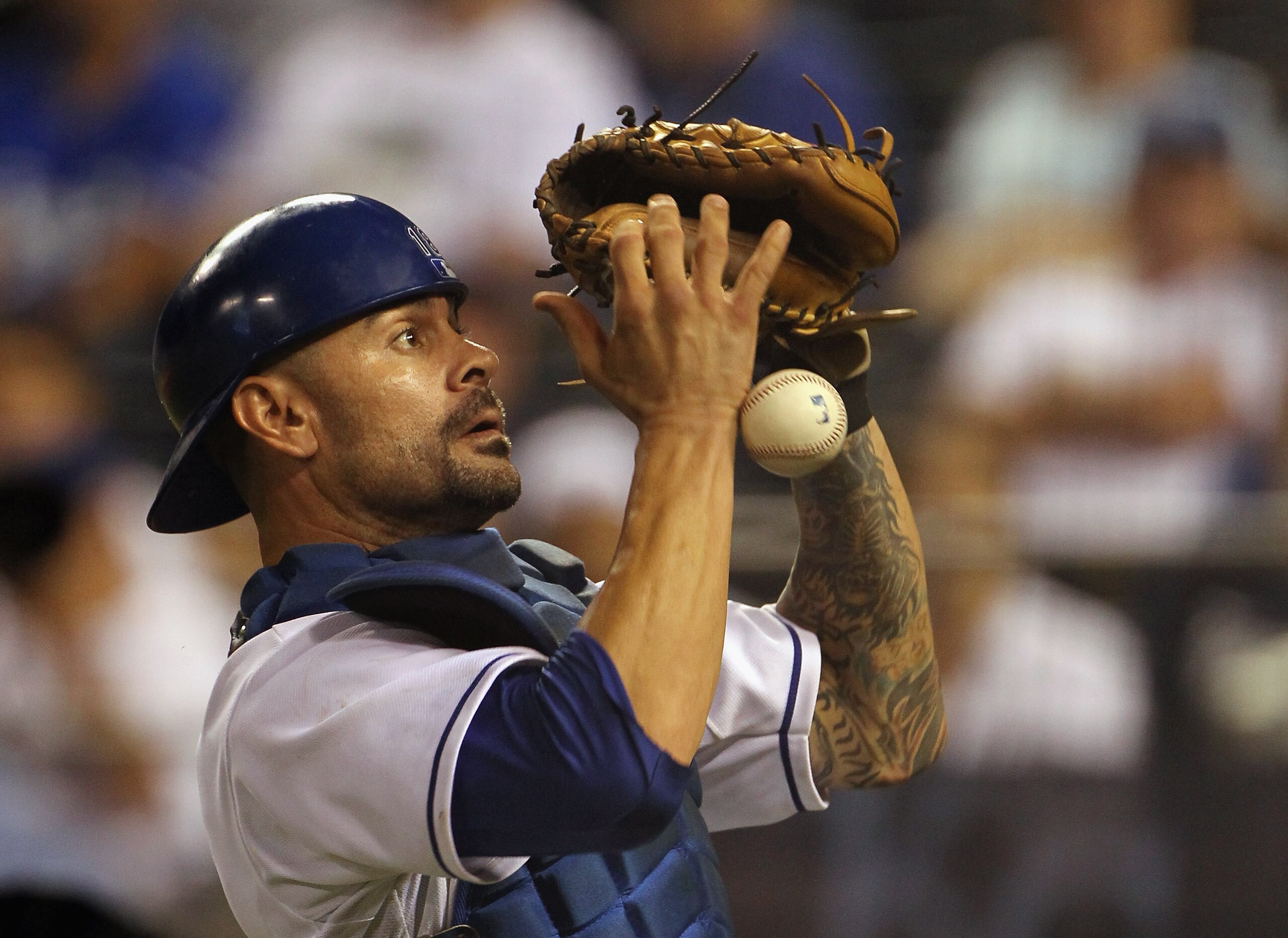 KANSAS CITY, MO - AUGUST 13: Jason Kendall #18 of the Kansas City Royals drops a pop-up during the 9th inning of the game against the New York Yankees on August 13, 2010 at Kauffman Stadium in Kansas City, Missouri. (Photo by Jamie Squire/Getty Images) KANSAS CITY, MO - AUGUST 13: Jason Kendall #18 of the Kansas City Royals drops a pop-up during the 9th inning of the game against the New York Yankees on August 13, 2010 at Kauffman Stadium in Kansas City, Missouri. (Photo by Jamie Squire/Getty Images)