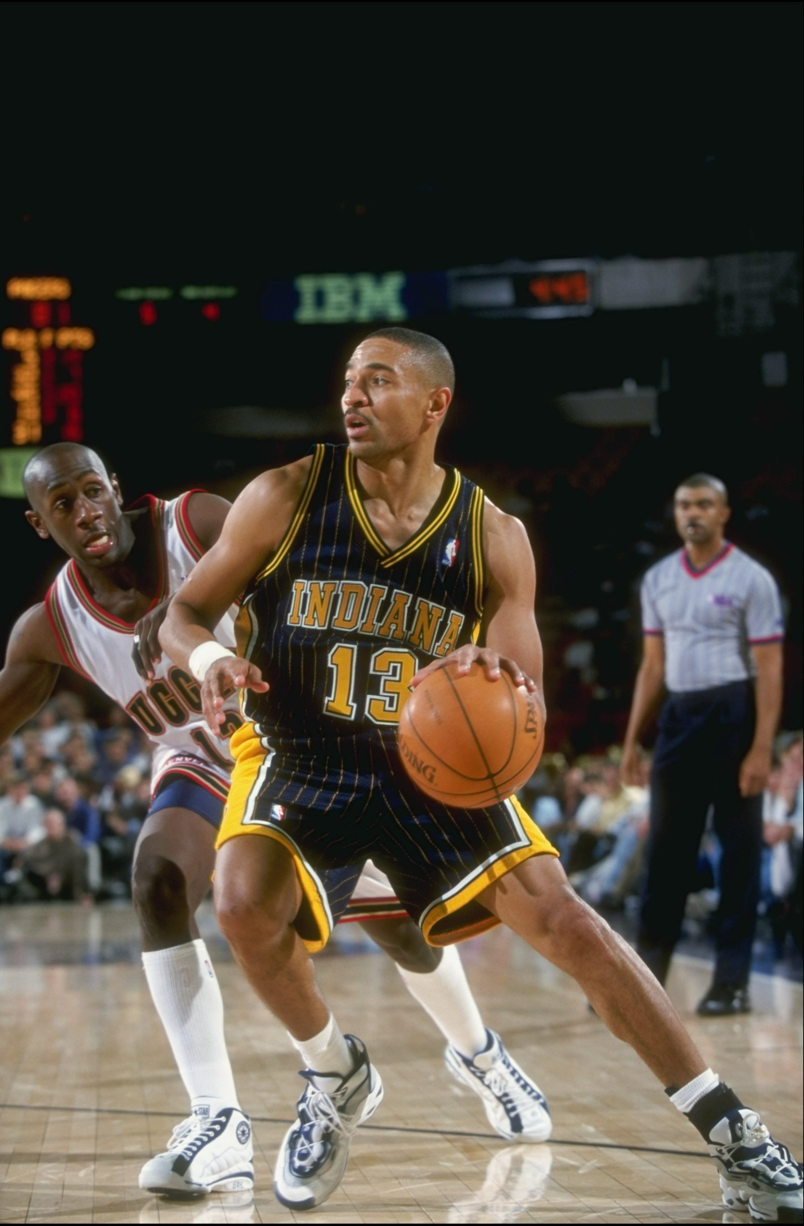 5 Dec 1997:  Guard Mark Jackson of the Indiana Pacers dribbles the ball around the perimeter during a game against the Denver Nuggets at the McNichols Sports Arena in Denver, Colorado.  The Pacers won the game 96-85. Mandatory Credit: Brian Bahr  /Allspor