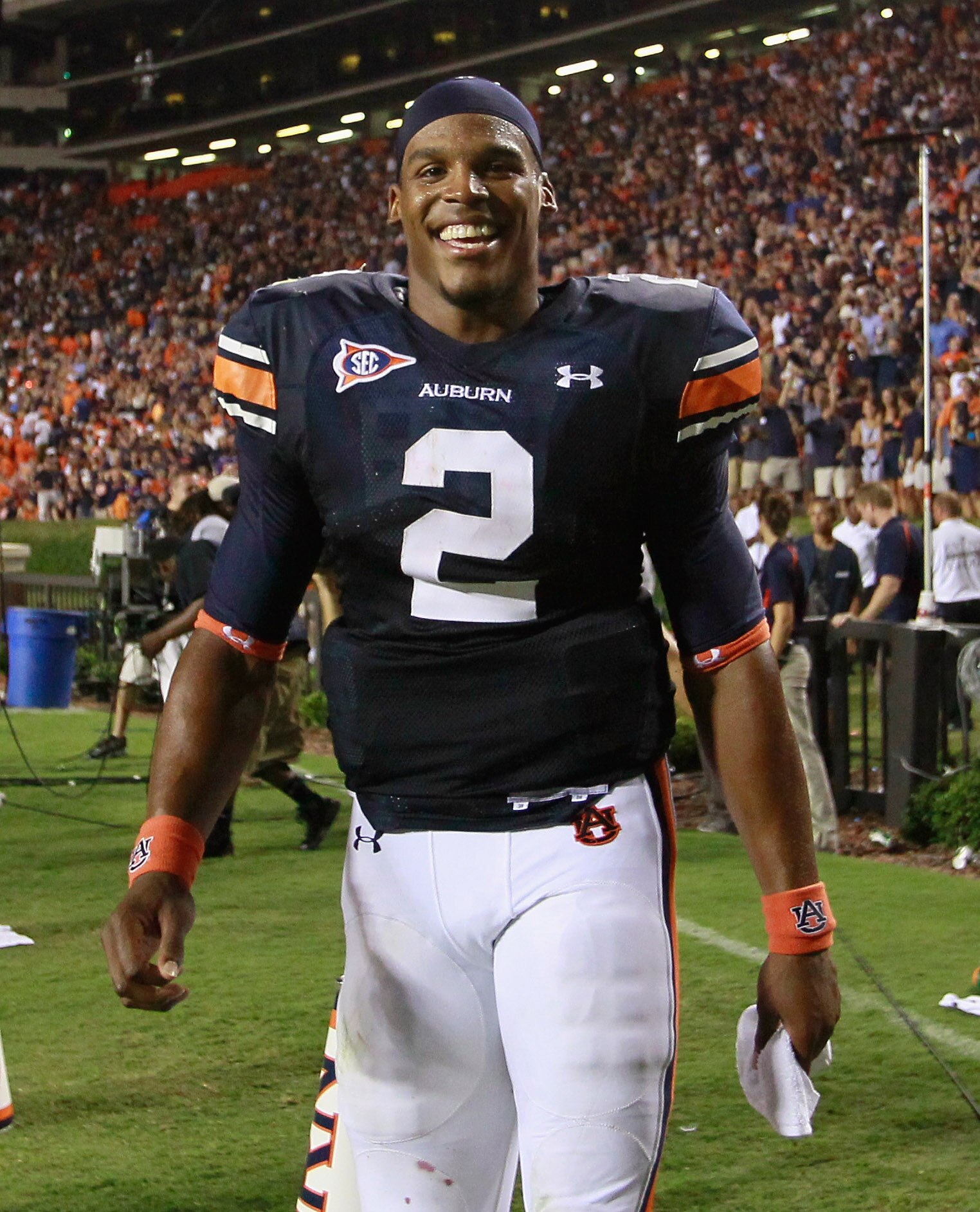 AUBURN, AL - SEPTEMBER 18:  Cameron Newton #2 of the Auburn Tigers against the Clemson Tigers at Jordan-Hare Stadium on September 18, 2010 in Auburn, Alabama.  (Photo by Kevin C. Cox/Getty Images)