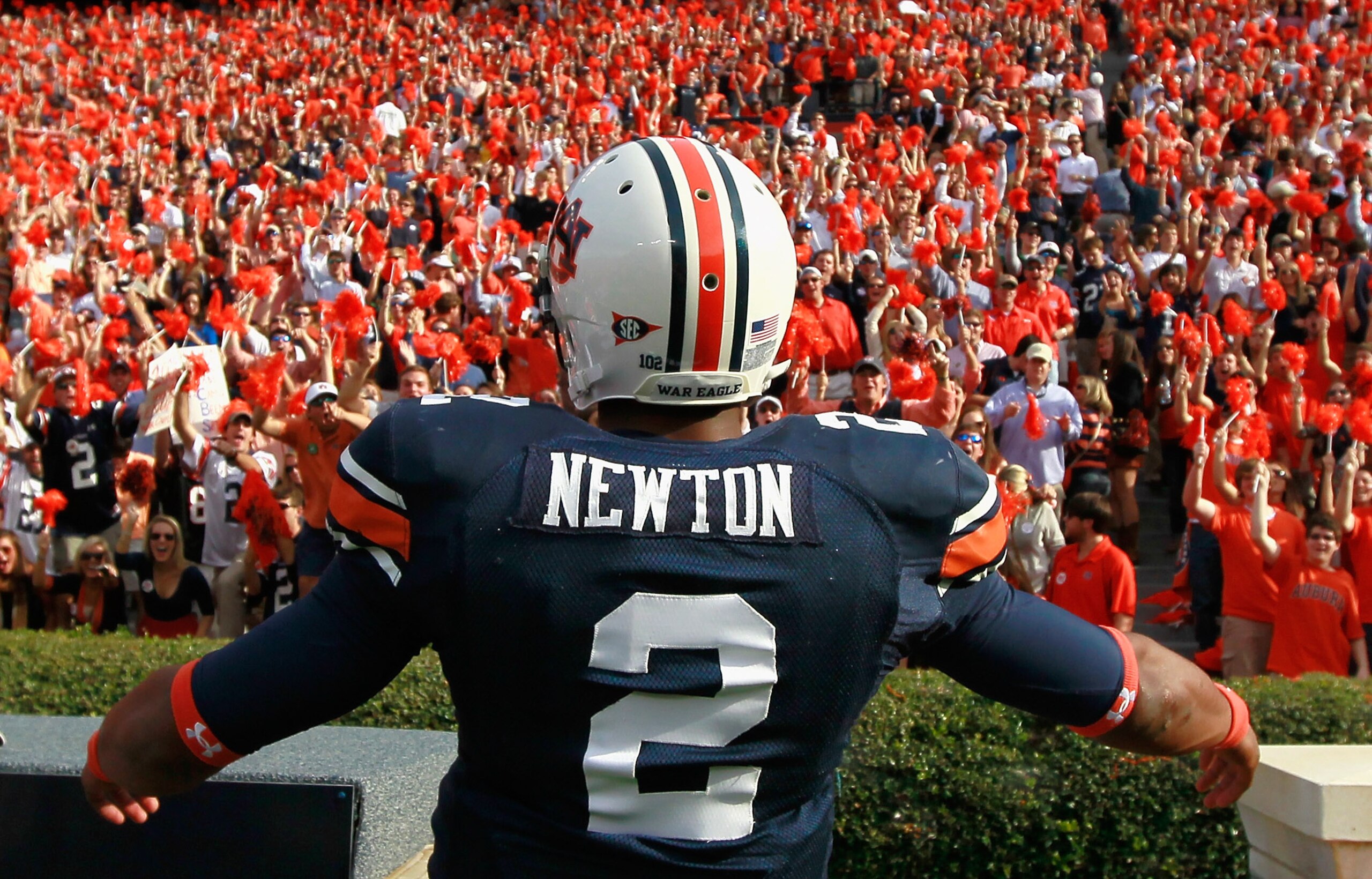 AUBURN, AL - NOVEMBER 13:  Quarterback Cameron Newton #2 of the Auburn Tigers runs around during pregame warmups before facing the Georgia Bulldogs at Jordan-Hare Stadium on November 13, 2010 in Auburn, Alabama.  (Photo by Kevin C. Cox/Getty Images)