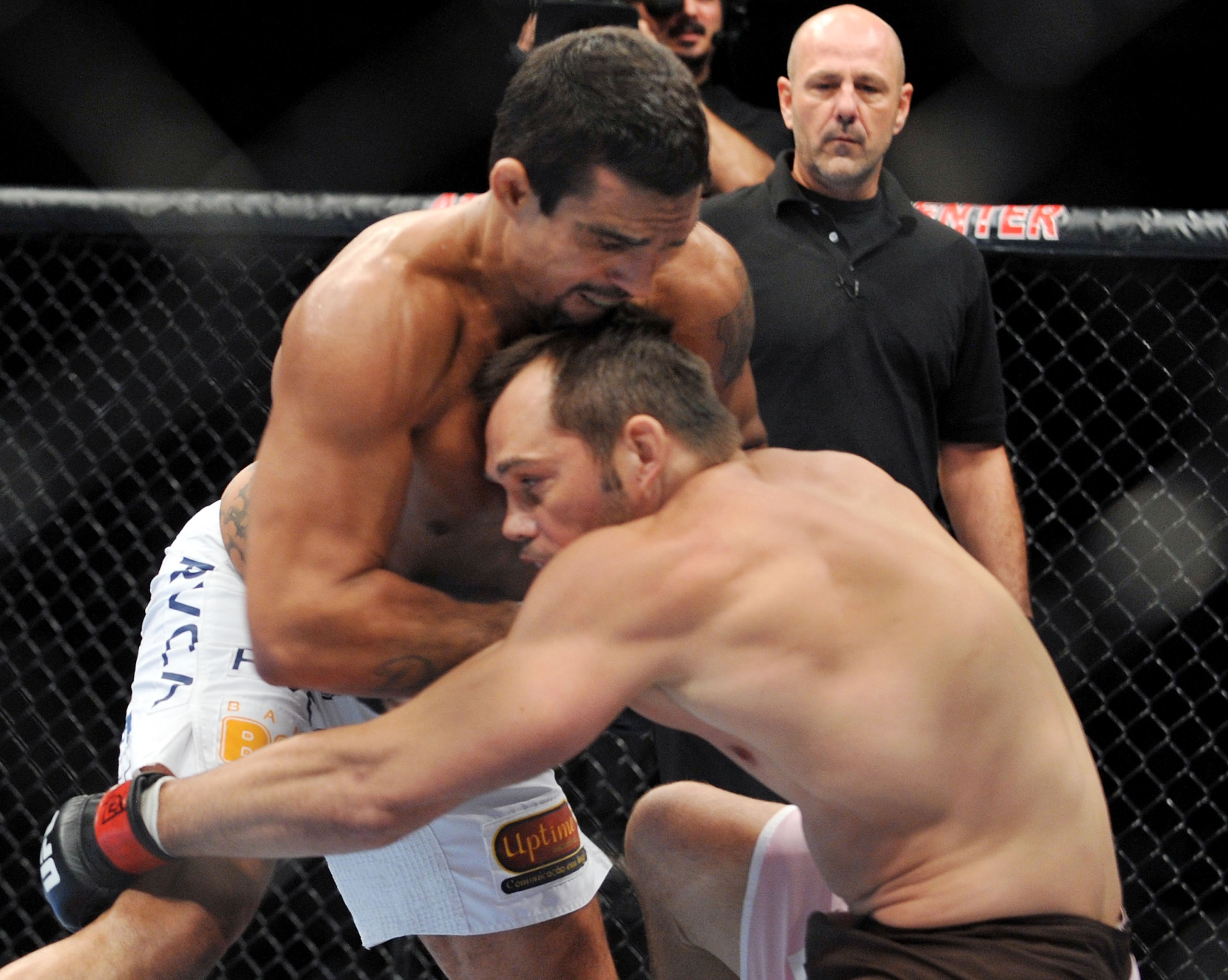 DALLAS - SEPTEMBER 19:  UFC fighter Vitor Belfort  (L) battles UFC fighter Rich Franklin (R) during their Catch weight bout at UFC 103: Franklin vs. Belfort at the American Airlines Center on September 19, 2009 in Dallas, Texas.  (Photo by Jon Kopaloff/Ge
