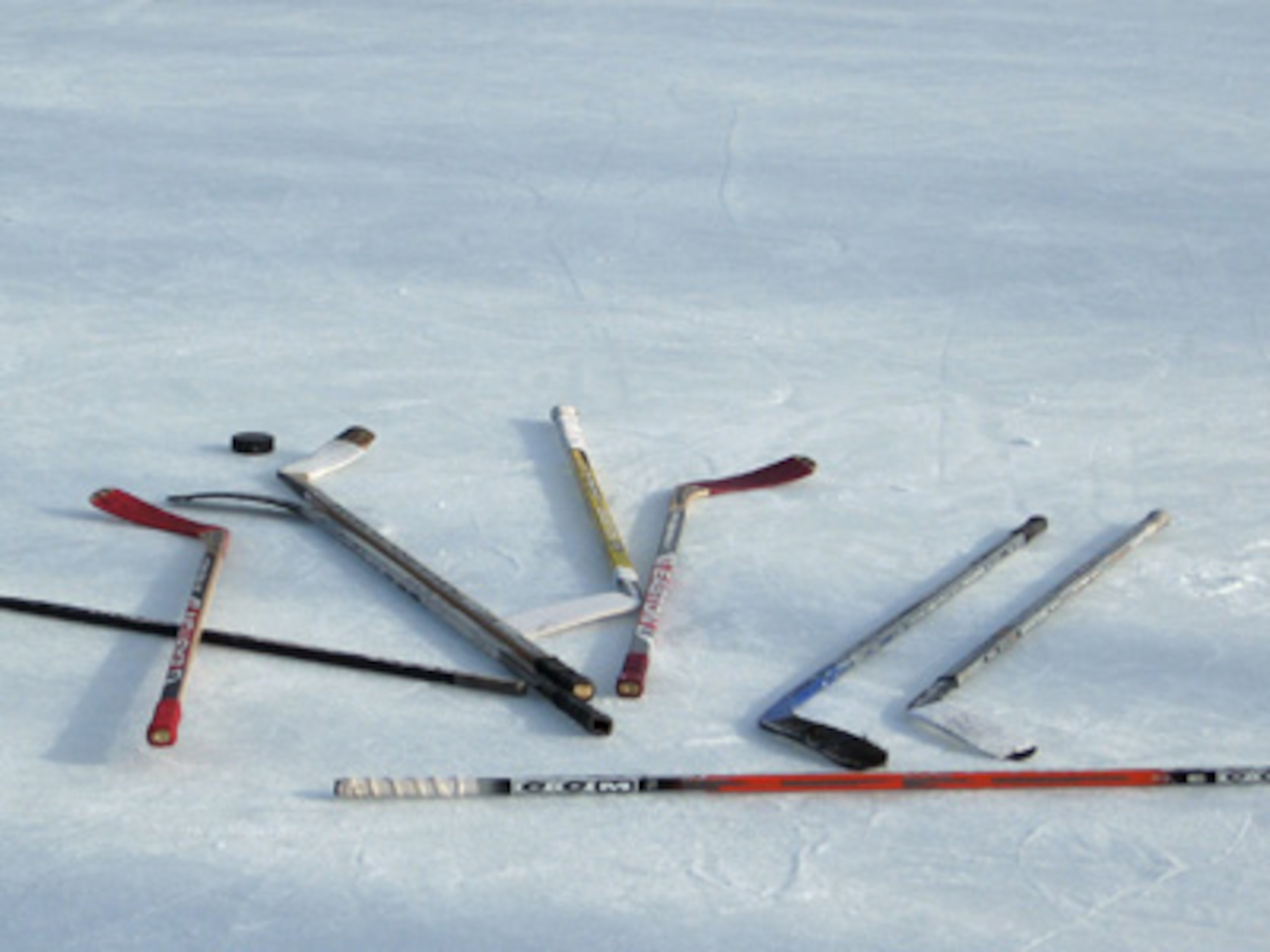 Photo courtesy of: http://minnesota.publicradio.org/collections/special/columns/news_cut/archive/2009/01/hockey_day.shtml