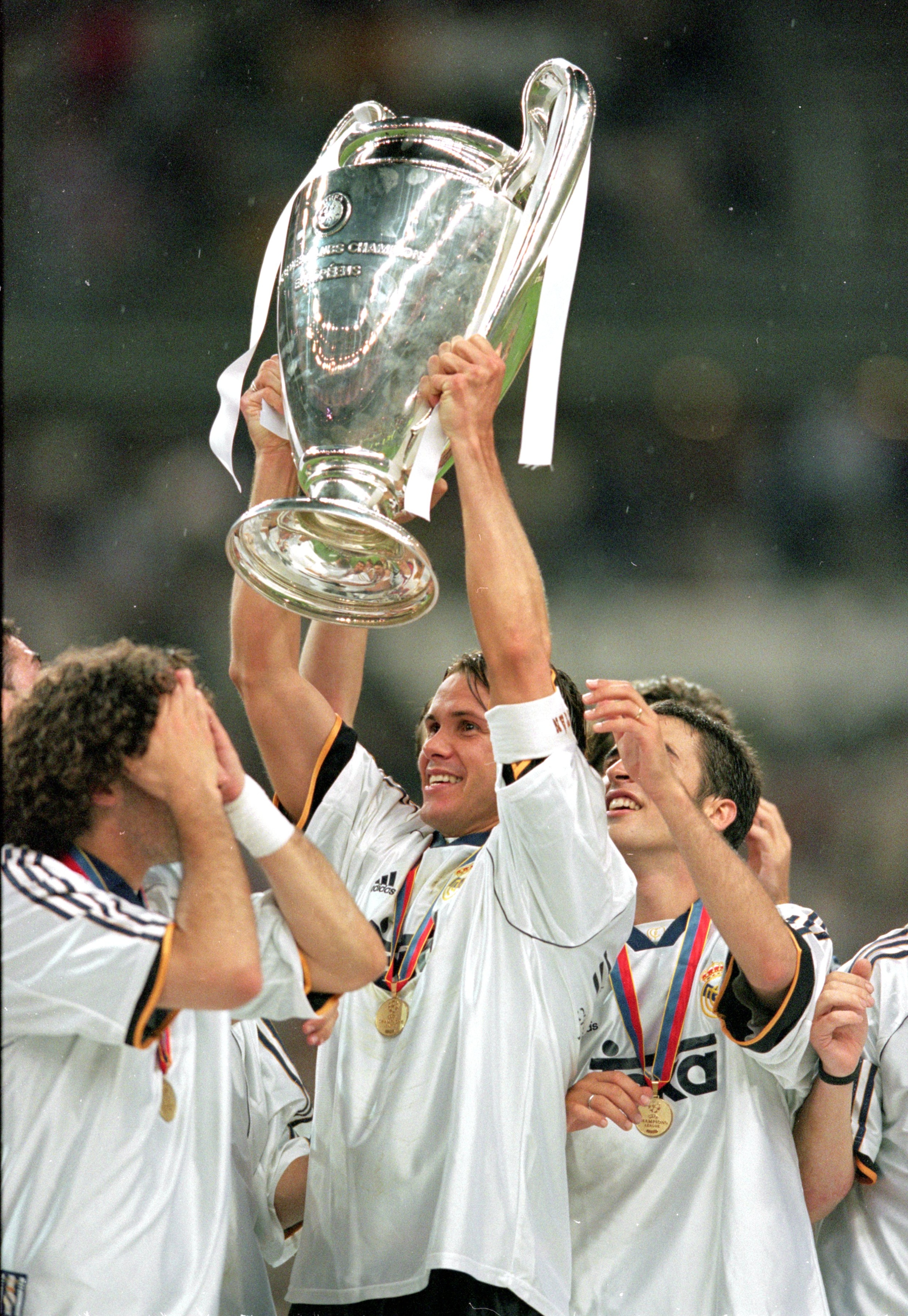 24 May 2000:  Fernando Redondo of Real Madrid lifts the trophy after winning the European Champions League Final against Valencia at the Stade de France, in Paris, France. Real Madrid won the match 3-0. \ Mandatory Credit: Shaun Botterill /Allsport