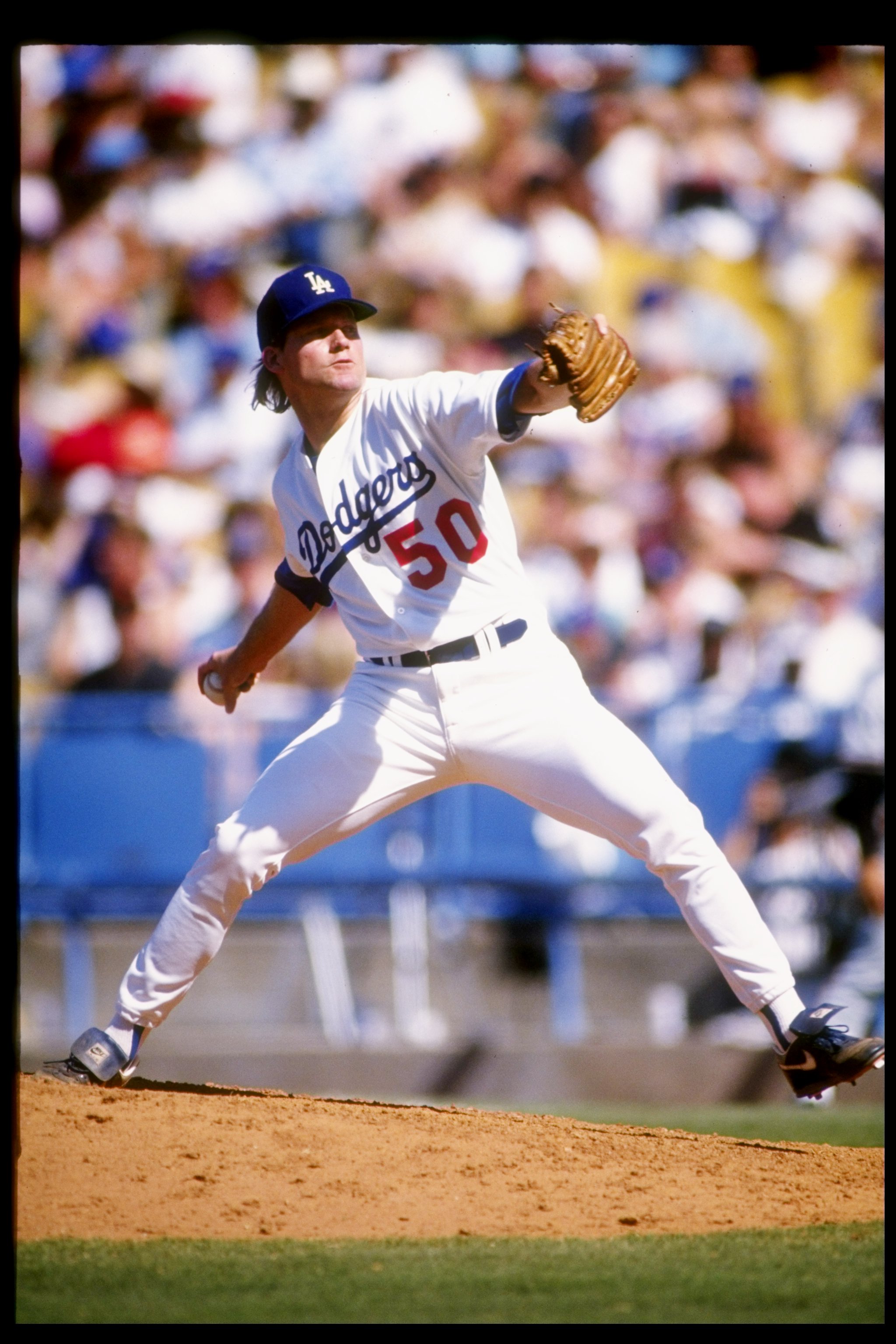 28 Apr 1991:  Pitcher Jay Howell of the Los Angeles Dodgers throws the ball during a game against the San Francisco Giants at Dodger Stadium in Los Angeles, California.  Mandatory Credit: Stephen Dunn  /Allsport