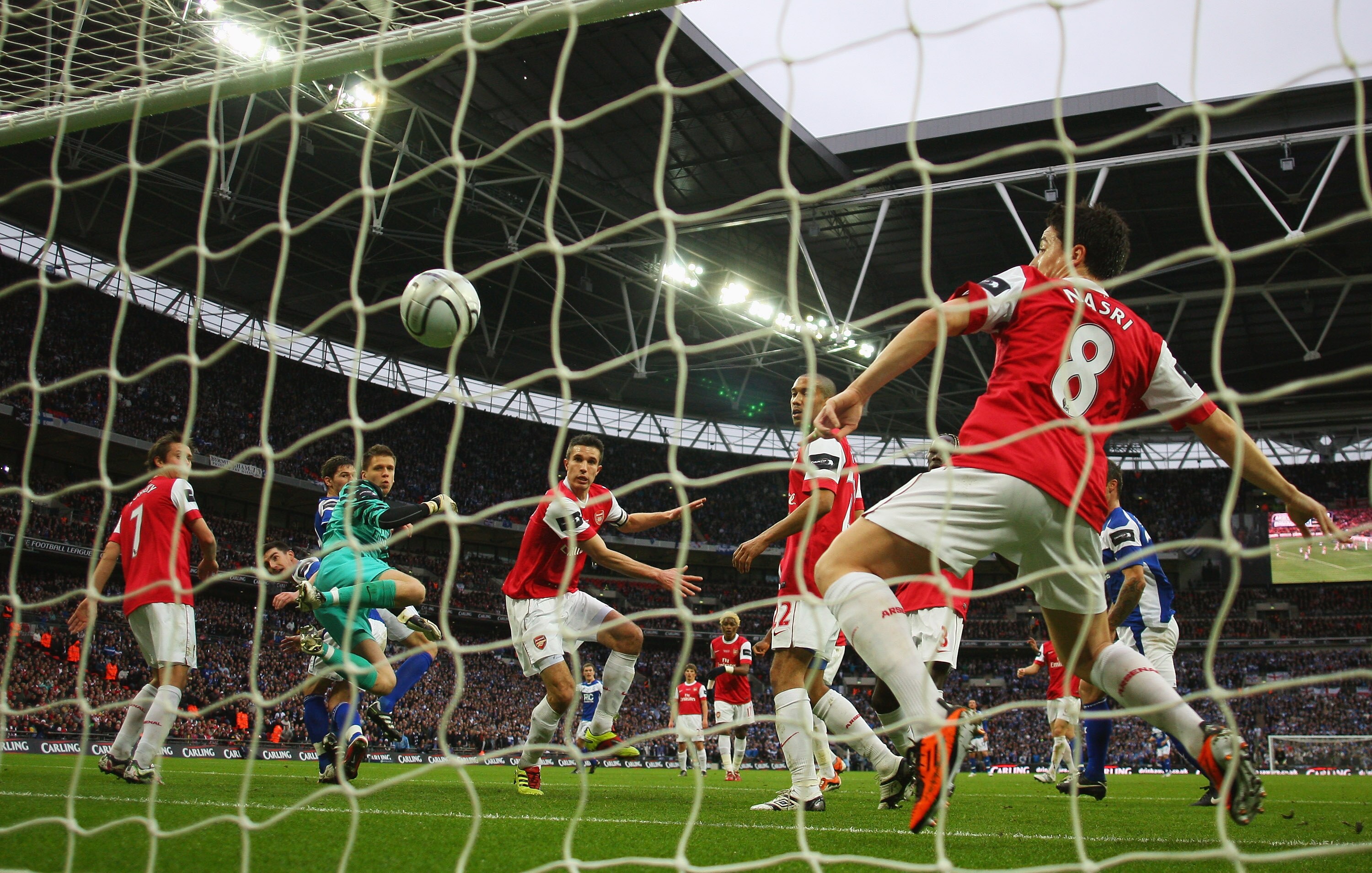 LONDON, ENGLAND - FEBRUARY 27:  Samir Nasri of Arsenal fails to stop a header by Nikola Zigic of Birmingham City during the Carling Cup Final between Arsenal and Birmingham City at Wembley Stadium on February 27, 2011 in London, England.  (Photo by Alex L