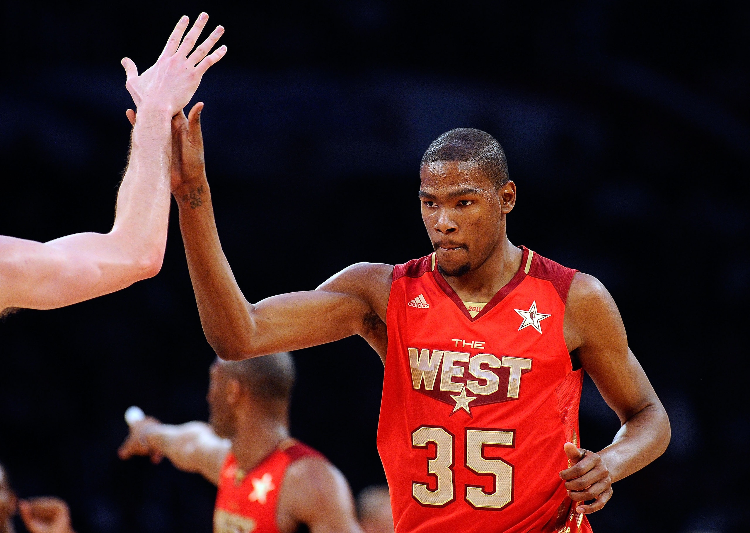 LOS ANGELES, CA - FEBRUARY 20:  Kevin Durant #35 of the Oklahoma City Thunder and the Western Conference reacts in the first half in the 2011 NBA All-Star Game at Staples Center on February 20, 2011 in Los Angeles, California. NOTE TO USER: User expressly