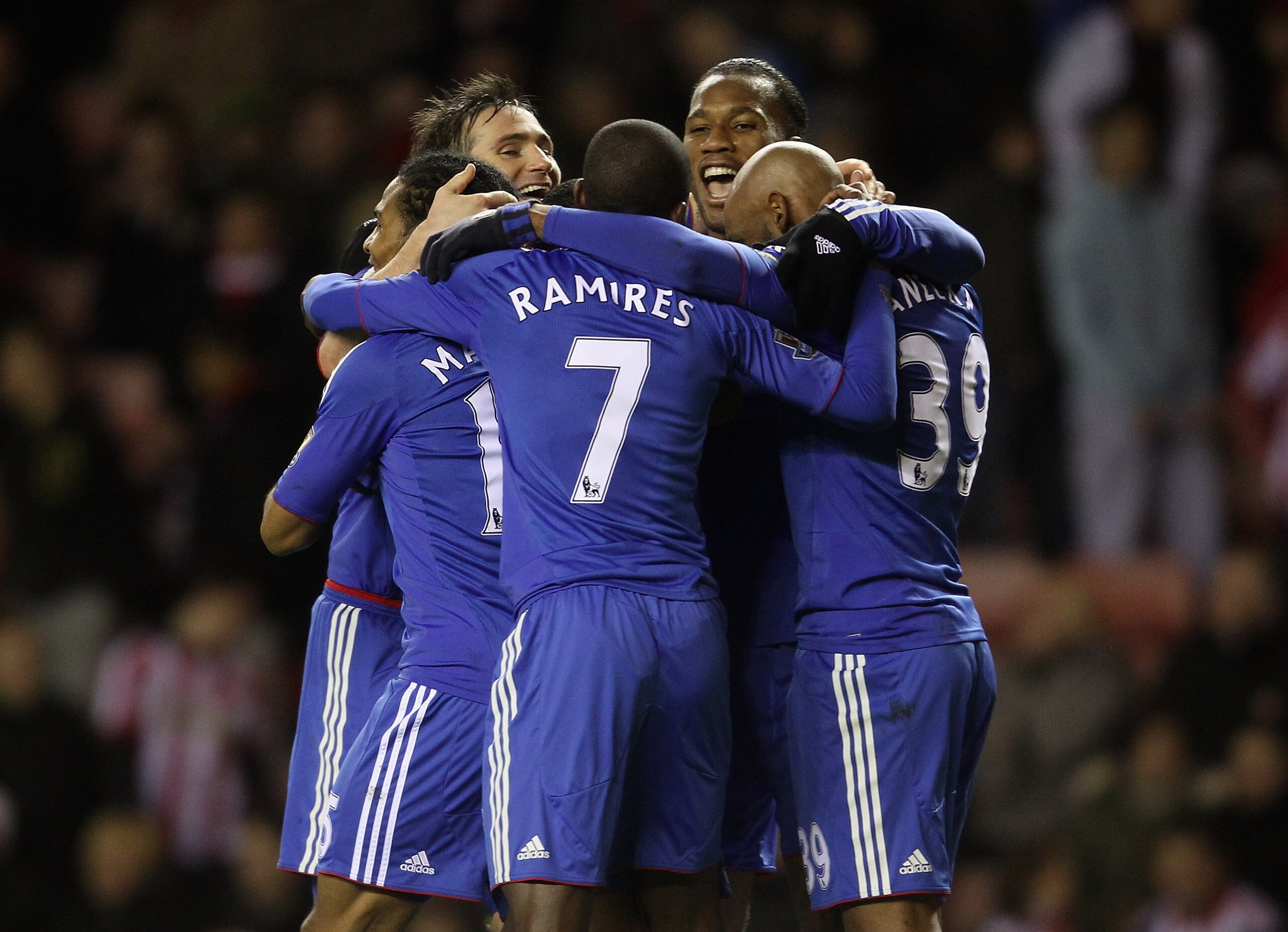 SUNDERLAND, ENGLAND - FEBRUARY 01: Frank Lampard and Didier Drogba of Chelsea celebrate Nicolas Anelka's goal with team mates during the Barclays Premier League match between Sunderland and Chelsea at the Stadium of Light on February 1, 2011 in Sunderlan SUNDERLAND, ENGLAND - FEBRUARY 01: Frank Lampard and Didier Drogba of Chelsea celebrate Nicolas Anelka's goal with team mates during the Barclays Premier League match between Sunderland and Chelsea at the Stadium of Light on February 1, 2011 in Sunderlan