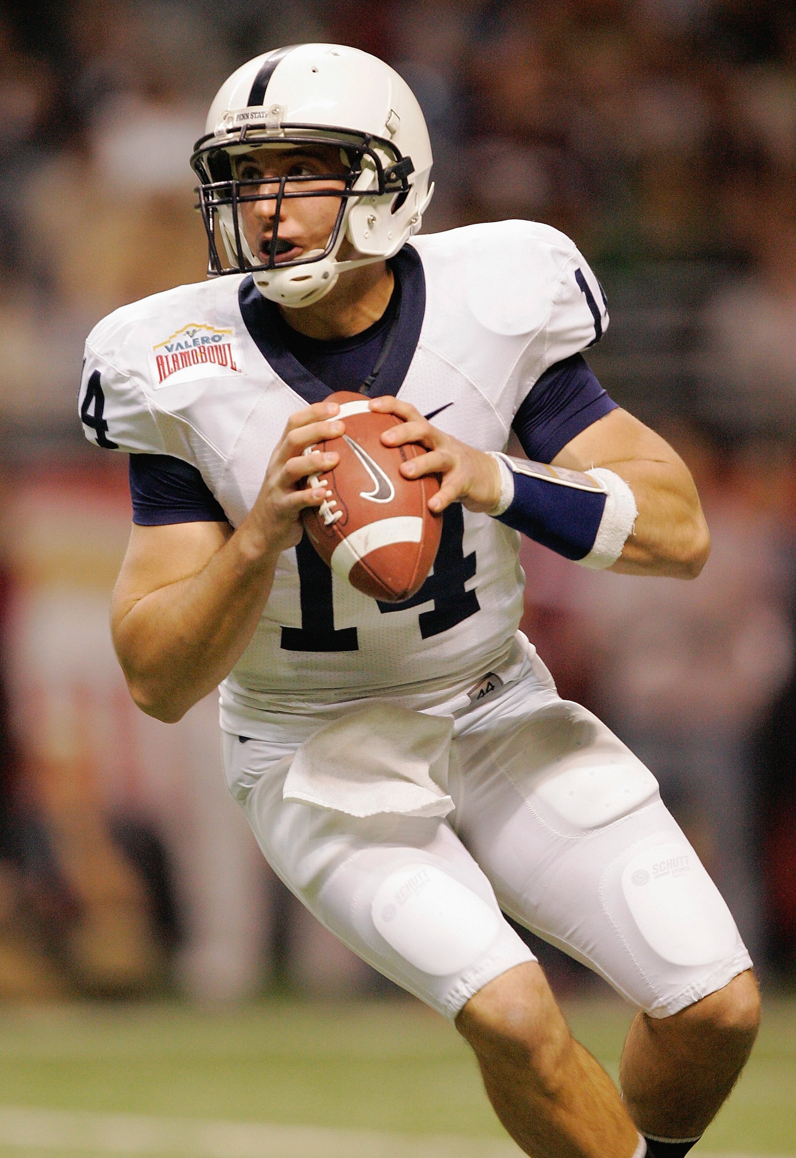 SAN ANTONIO - DECEMBER 29:  Anthony Morelli #14 of the Penn State Nittany Lions fades back to pass against the Texas A&M Aggies during the Valero Alamo Bowl on December 29, 2007 at the Alamodome in San Antonio, Texas.  Penn State won 24-17.  (Photo by Bri