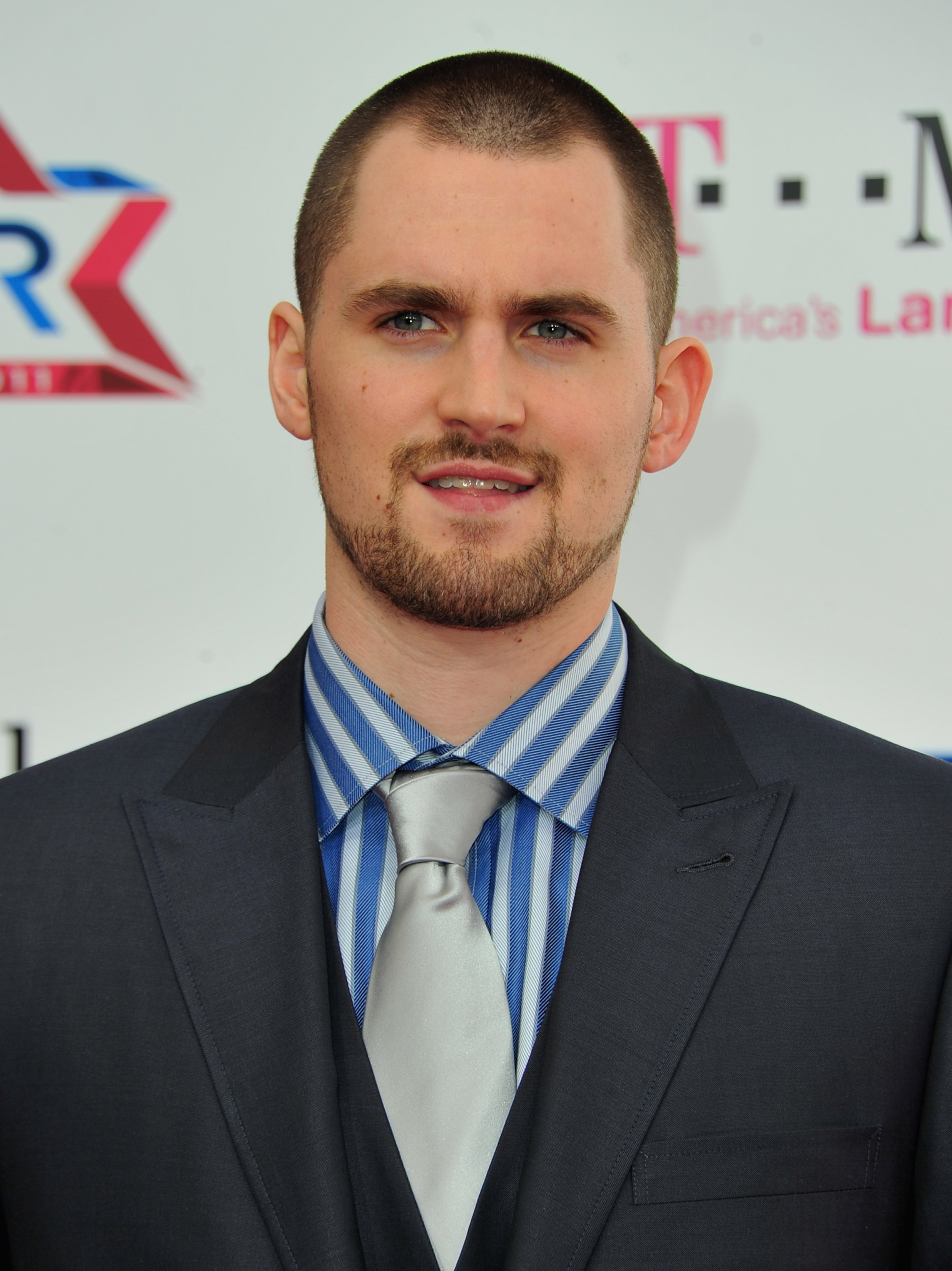 LOS ANGELES, CA - FEBRUARY 20:  NBA Kevin Love arrives to the T-Mobile Magenta Carpet at the 2011 NBA All-Star Game on February 20, 2011 in Los Angeles, California.  (Photo by Alberto E. Rodriguez/Getty Images)