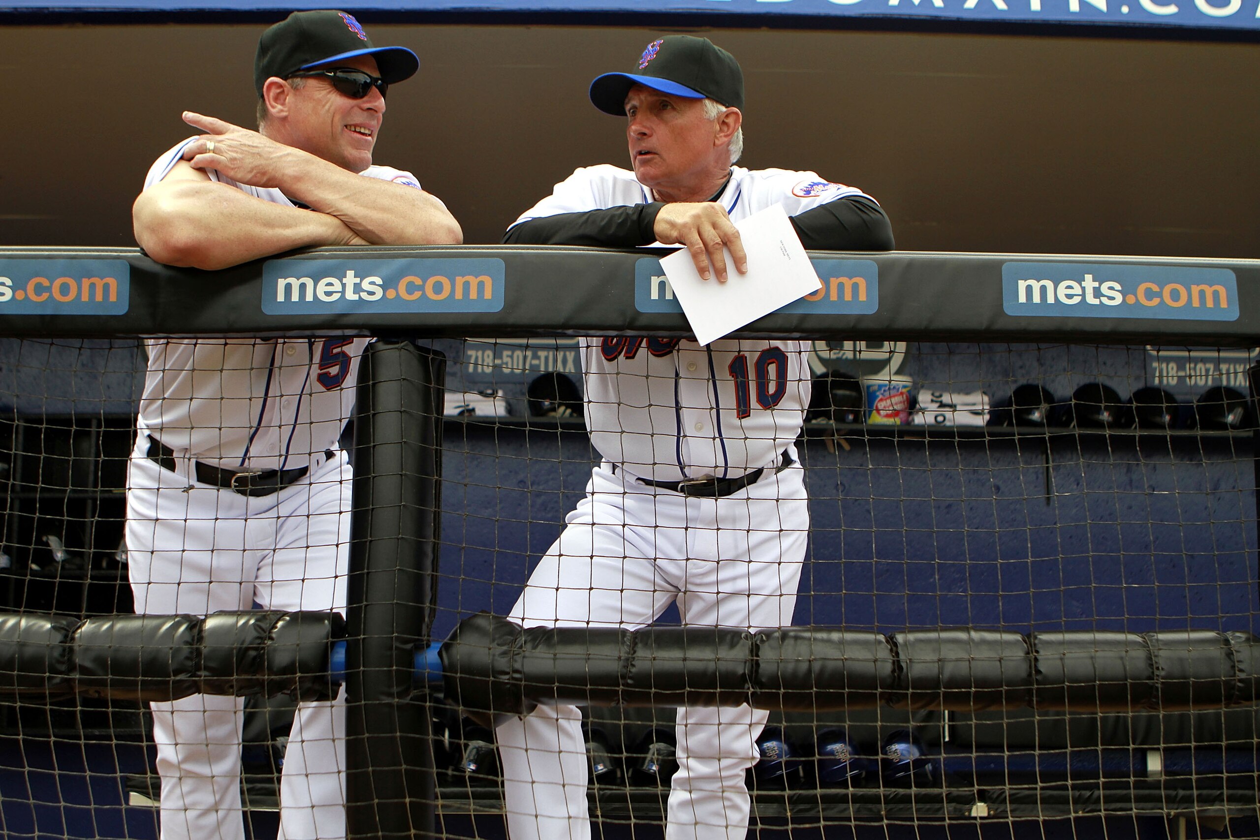 PORT ST. LUCIE, FL - FEBRUARY 26:  David Wright #5 and Manager Terry Collins (R) of the New York Mets chat prior to playing against the Atlanta Braves at Digital Domain Park on February 26, 2011 in Port St. Lucie, Florida.  (Photo by Marc Serota/Getty Ima