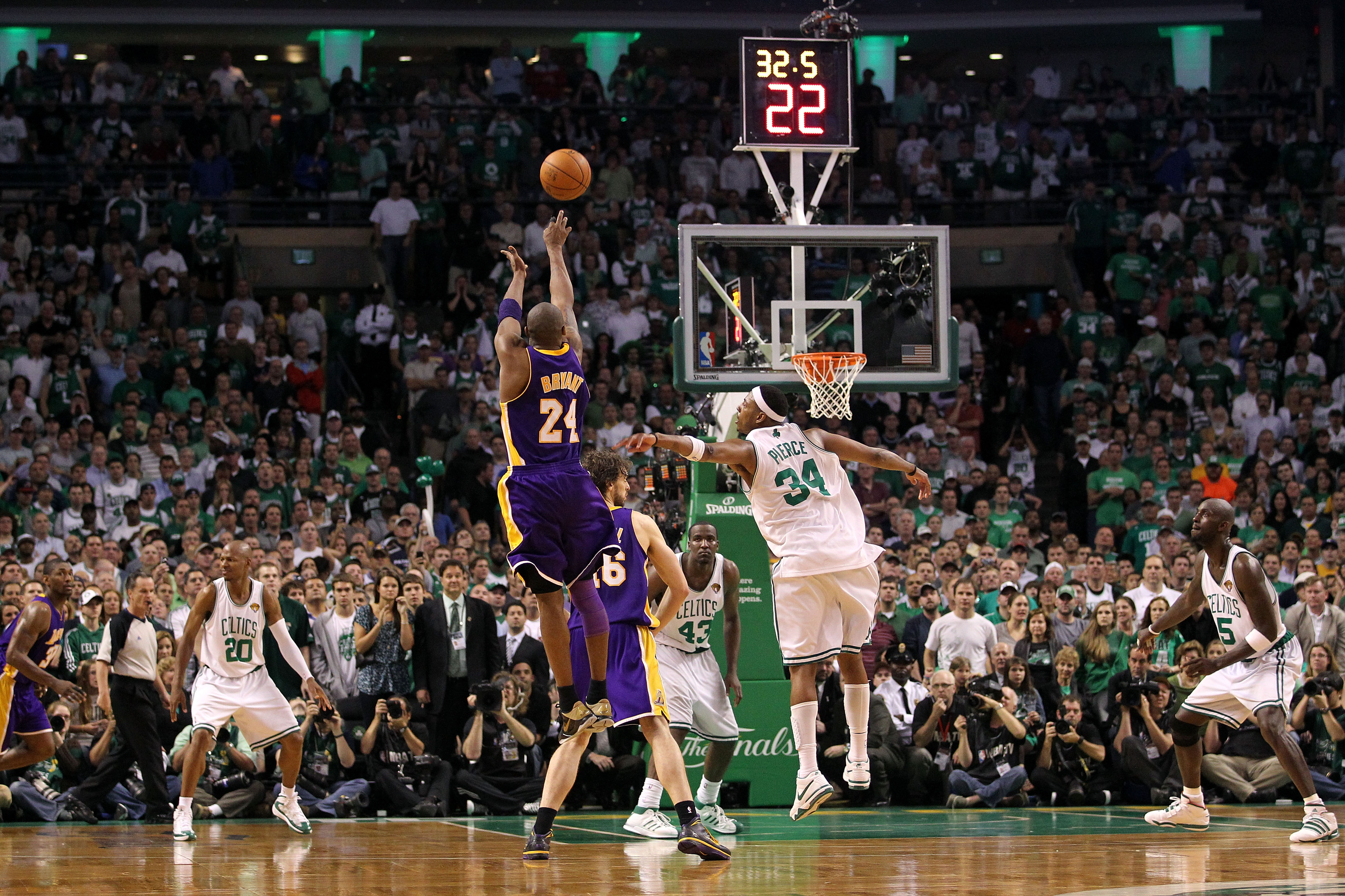 NBA Power Rankings: Kobe Bryant and The Most Clutch Player on Every Contender ...4657 x 3105