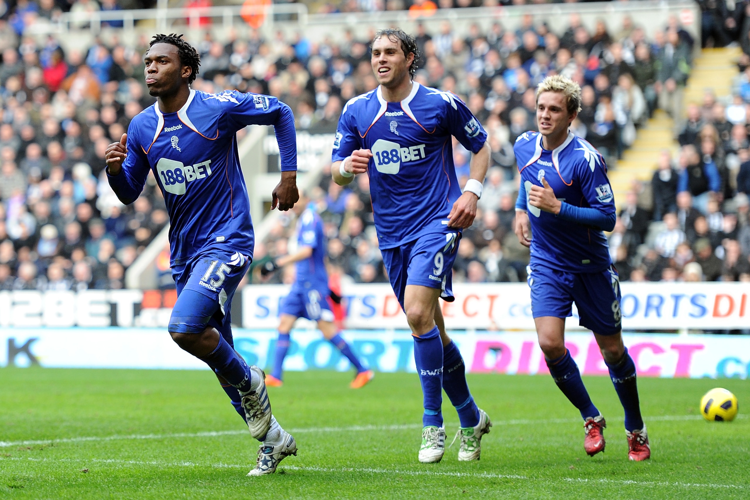NEWCASTLE UPON TYNE, ENGLAND - FEBRUARY 26: Daniel Sturridge (L) of Bolton Wanderers celebrates scoring the equaliser during the Barclays Premier League match between Newcastle United and Bolton Wanderers at St James' Park on February 26, 2011 in Newcastl NEWCASTLE UPON TYNE, ENGLAND - FEBRUARY 26: Daniel Sturridge (L) of Bolton Wanderers celebrates scoring the equaliser during the Barclays Premier League match between Newcastle United and Bolton Wanderers at St James' Park on February 26, 2011 in Newcastl