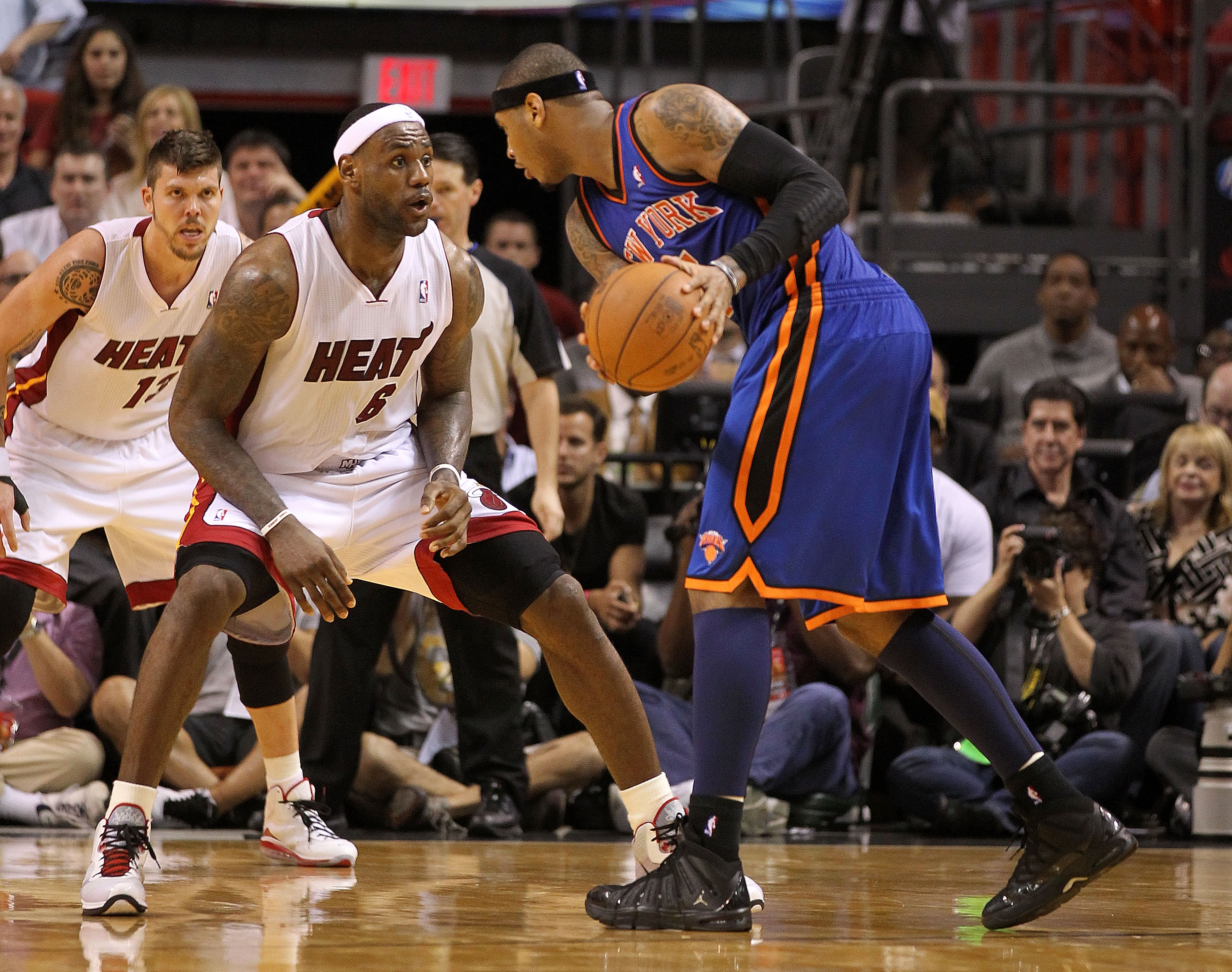 MIAMI, FL - FEBRUARY 27:  Carmelo Anthony #7 of the New York Knicks is guarded by LeBron James #6 of the Miami Heat during a game at American Airlines Arena on February 27, 2011 in Miami, Florida. NOTE TO USER: User expressly acknowledges and agrees that,