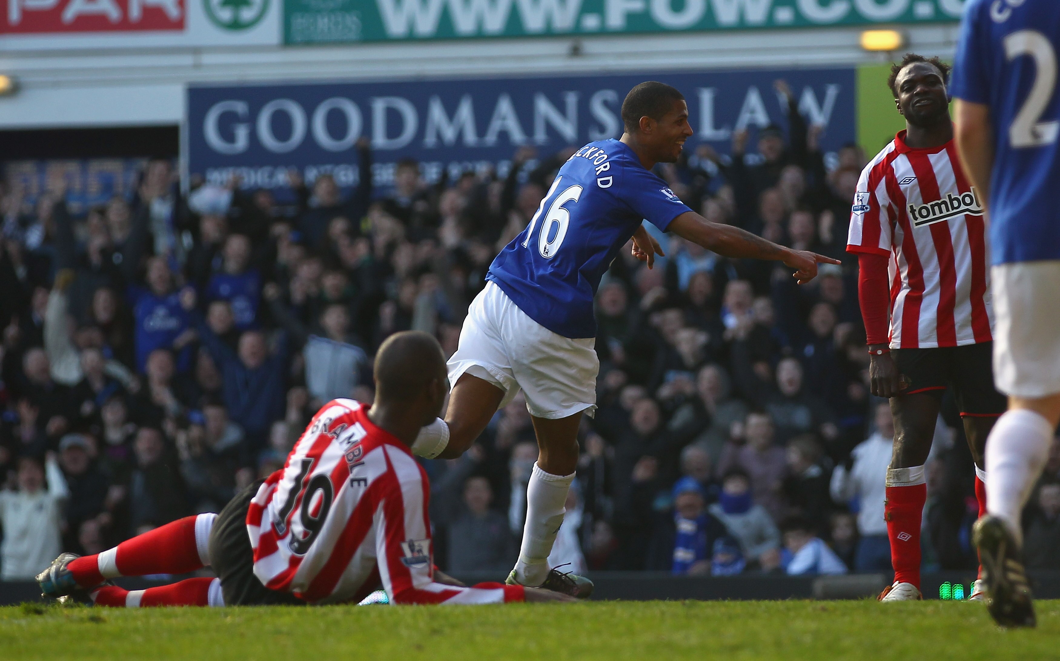 LIVERPOOL, ENGLAND - FEBRUARY 26:  Jermaine Beckford of Everton celebrates after scoring his second goal during the Barclays Premier League match between Everton  and Sunderland at Goodison Park on February 26, 2011 in Liverpool, England.  (Photo by Clive