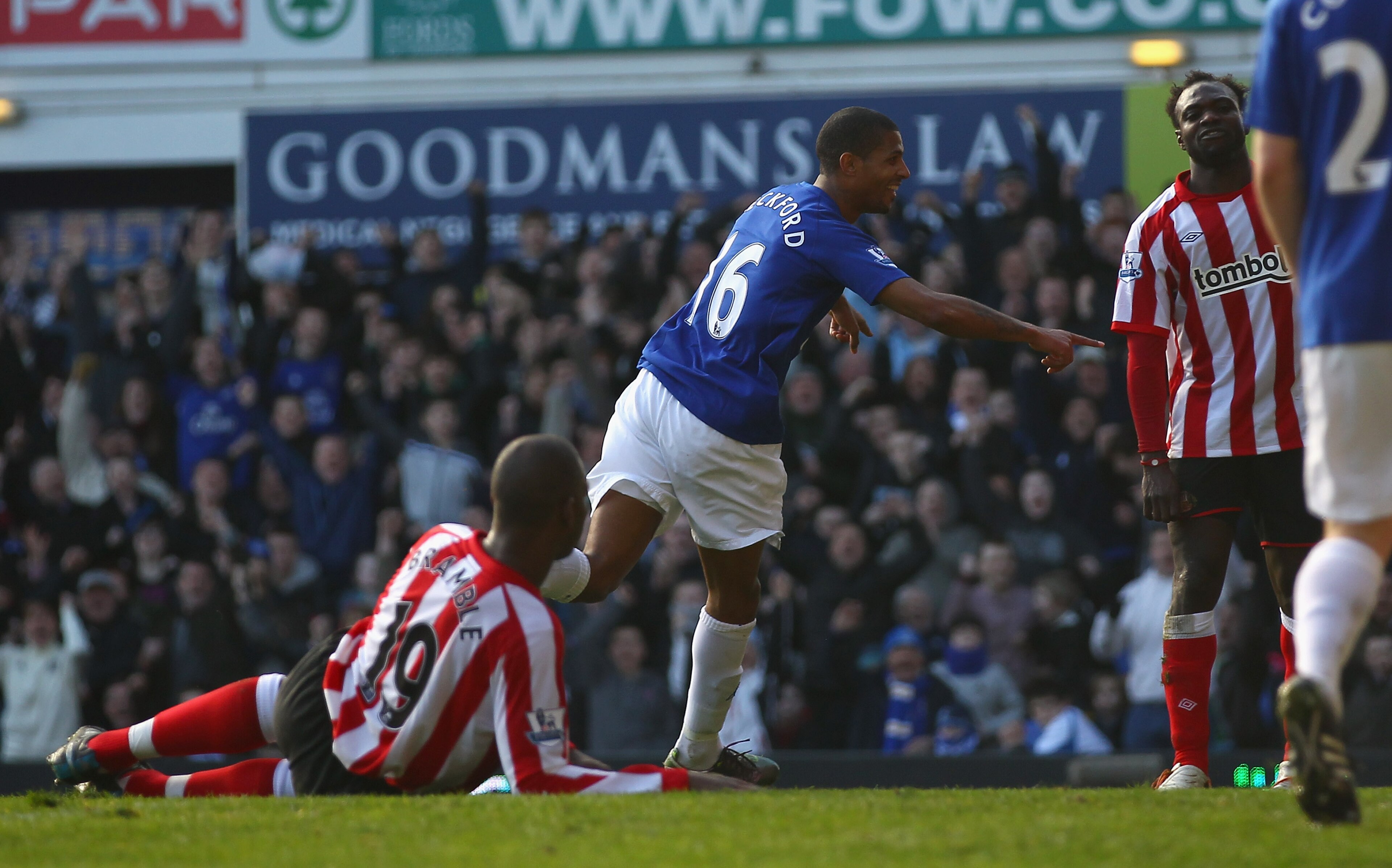 LIVERPOOL, ENGLAND - FEBRUARY 26:  Jermaine Beckford of Everton celebrates after scoring his second goal during the Barclays Premier League match between Everton  and Sunderland at Goodison Park on February 26, 2011 in Liverpool, England.  (Photo by Clive