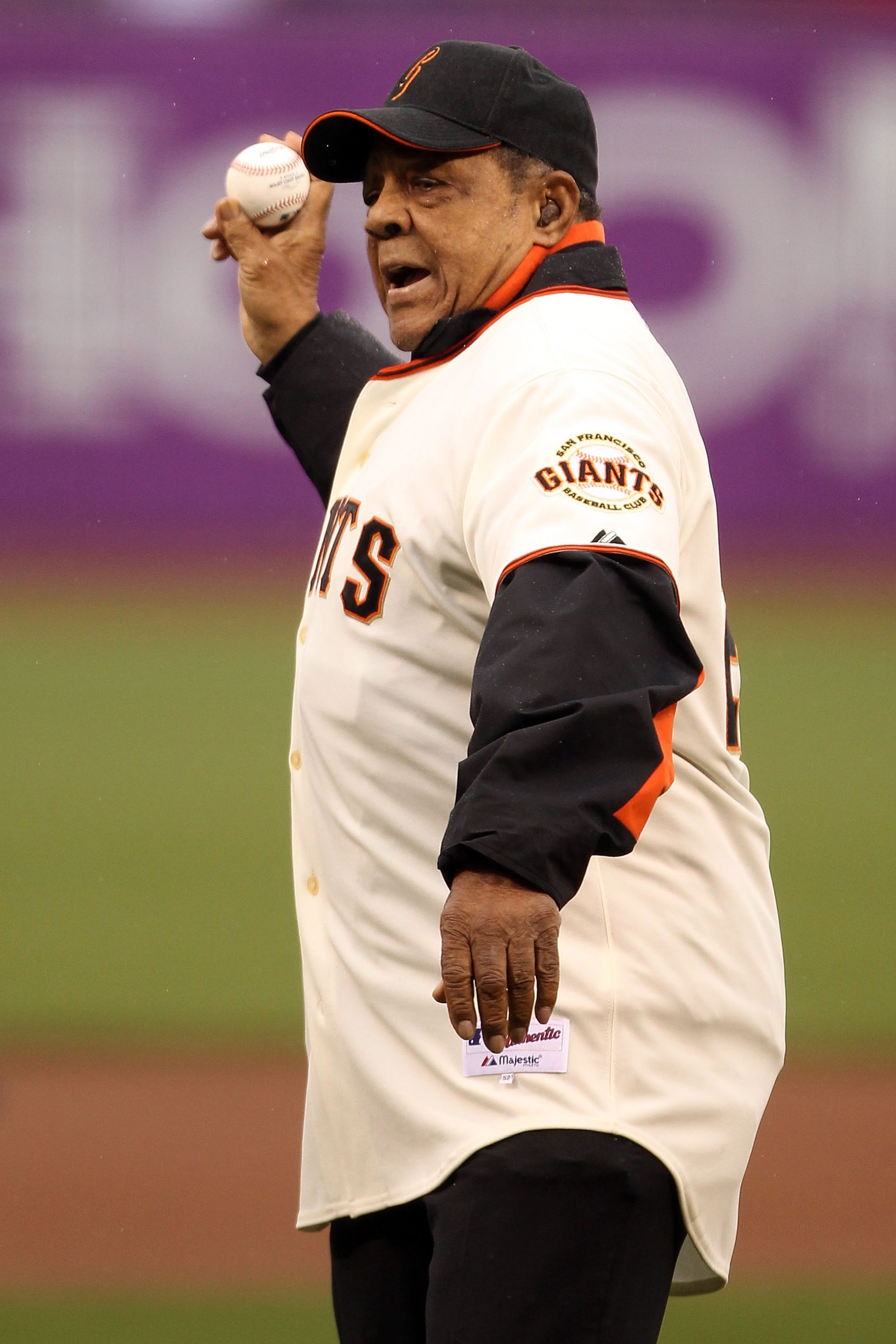 SAN FRANCISCO - OCTOBER 21:  Former Giants star Willie Mays throws out the first pitch before Game Five of the NLCS during the 2010 MLB Playoffs between the San Francisco Giants and the Philadelphia Phillies at AT&T Park on October 21, 2010 in San Francis