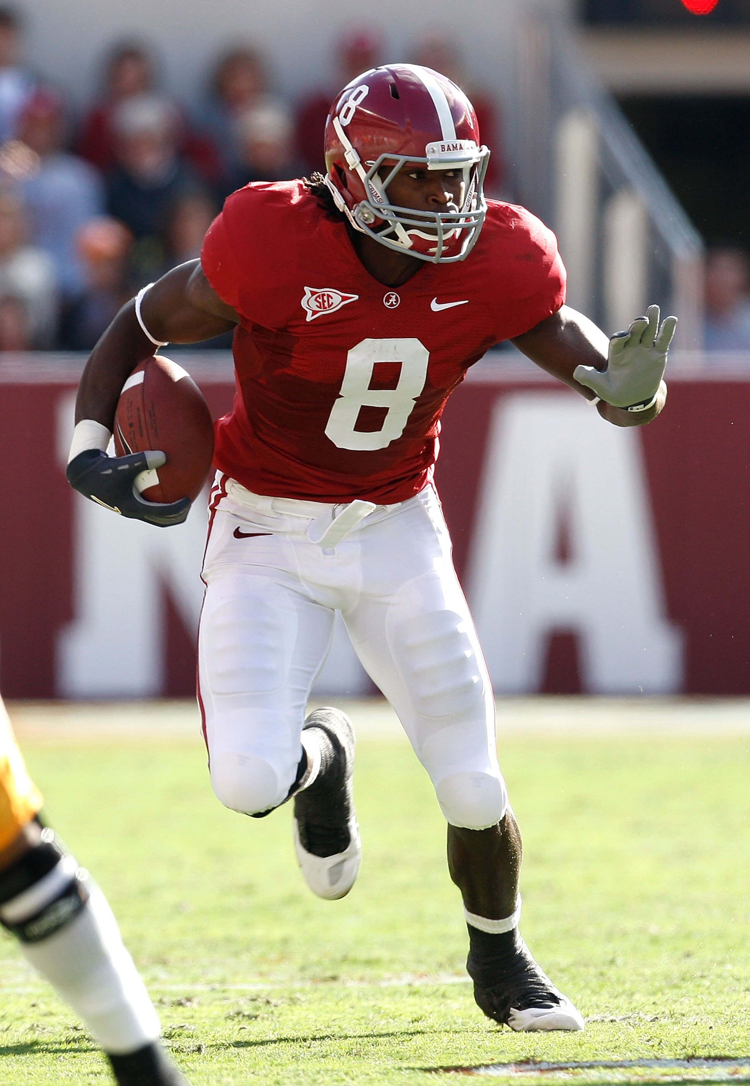 TUSCALOOSA, AL - OCTOBER 24:  Julio Jones #8 of the Alabama Crimson Tide against the Tennessee Volunteers at Bryant-Denny Stadium on October 24, 2009 in Tuscaloosa, Alabama.  (Photo by Kevin C. Cox/Getty Images)
