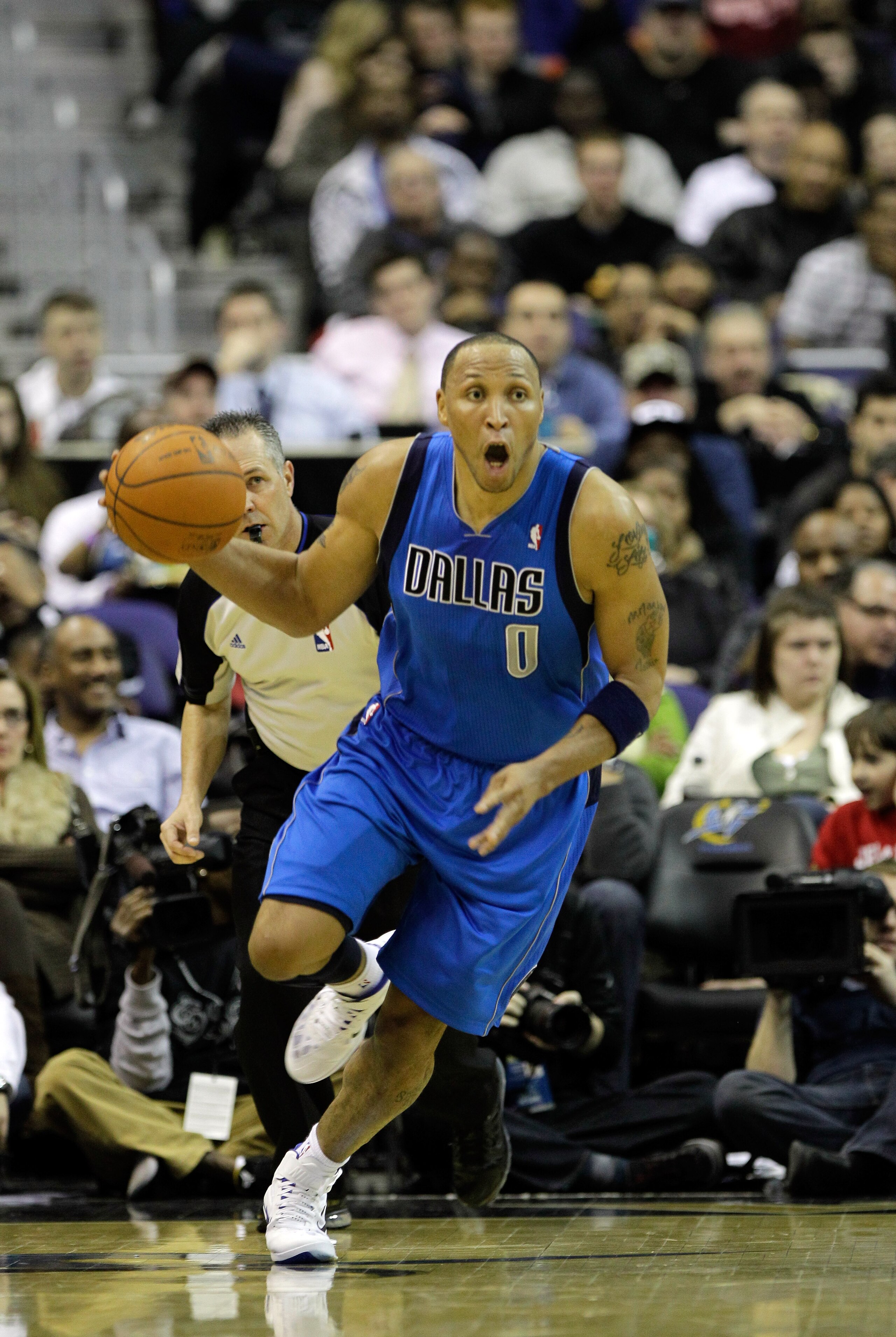 WASHINGTON, DC - FEBRUARY 26: Shawn Marion #0 of the Dallas Mavericks brings the ball up the floor against the Washington Wizards at the Verizon Center on February 26, 2011 in Washington, DC. NOTE TO USER: User expressly acknowledges and agrees that, by d