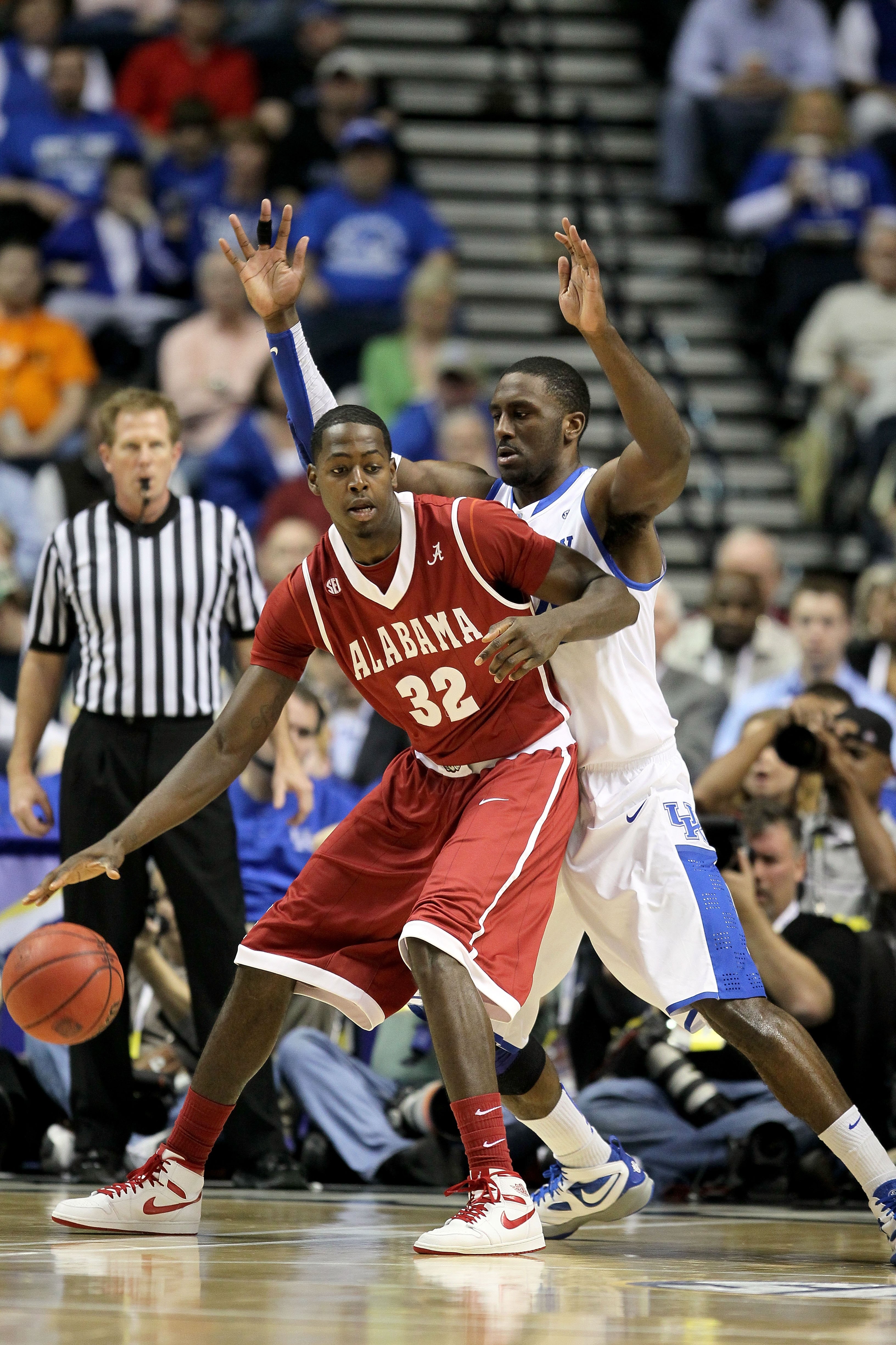 NASHVILLE, TN - MARCH 12:  Jamychal Green #32 of the Alabama Crimson Tide posts up against the Kentucky Wildcats during the quarterfinals of the SEC Men's Basketball Tournament at the Bridgestone Arena on March 12, 2010 in Nashville, Tennessee.  (Photo by