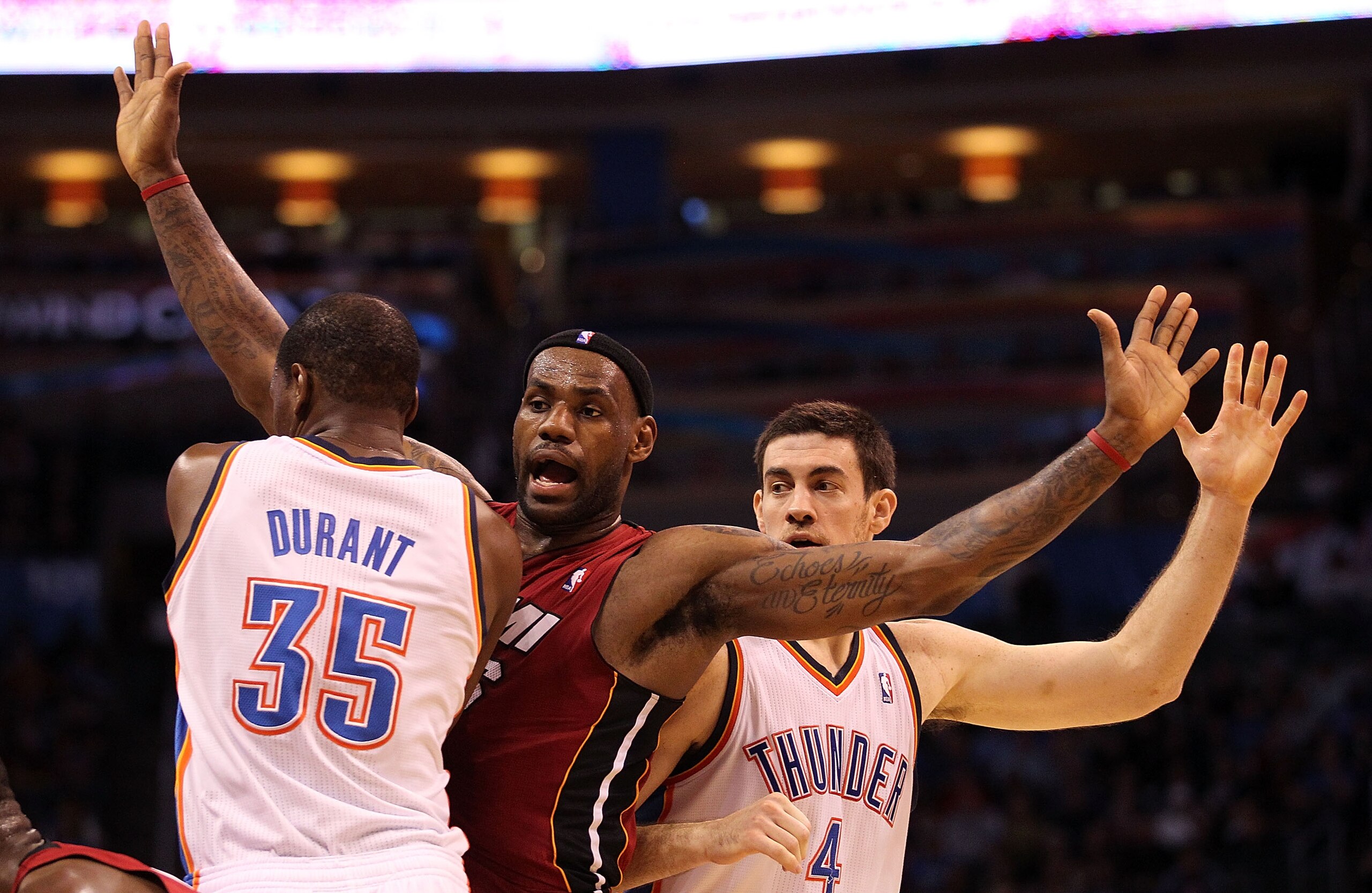 OKLAHOMA CITY, OK - JANUARY 30:  Forward LeBron James #6 of the Miami Heat during play against the Oklahoma City Thunder at Ford Center on January 30, 2011 in Oklahoma City, Oklahoma.  NOTE TO USER: User expressly acknowledges and agrees that, by download